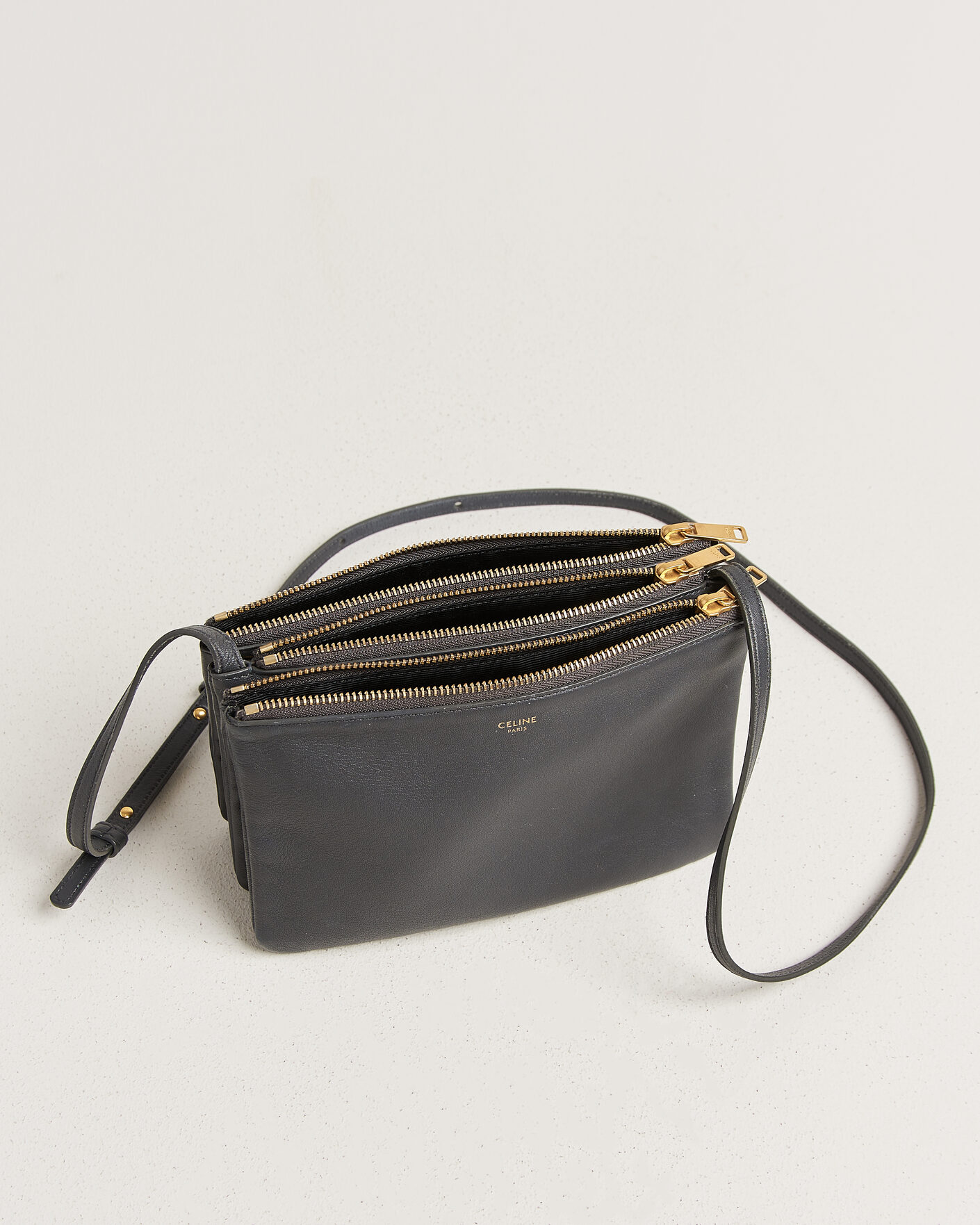 Herr | Pre-Owned & Vintage Bags | Celine Pre-Owned | Trio Bag Small Grey