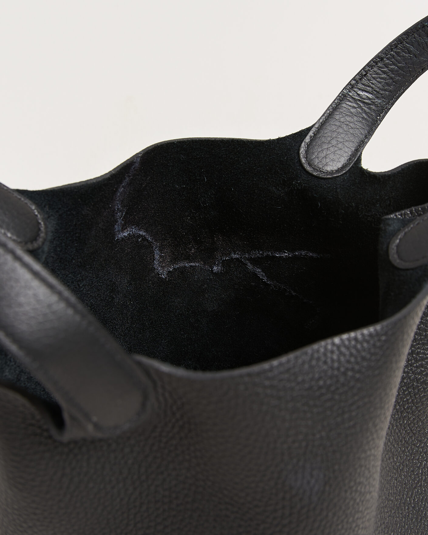 Herr | Pre-Owned & Vintage Bags | Hermès Pre-Owned | Picotin Lock 18 Black