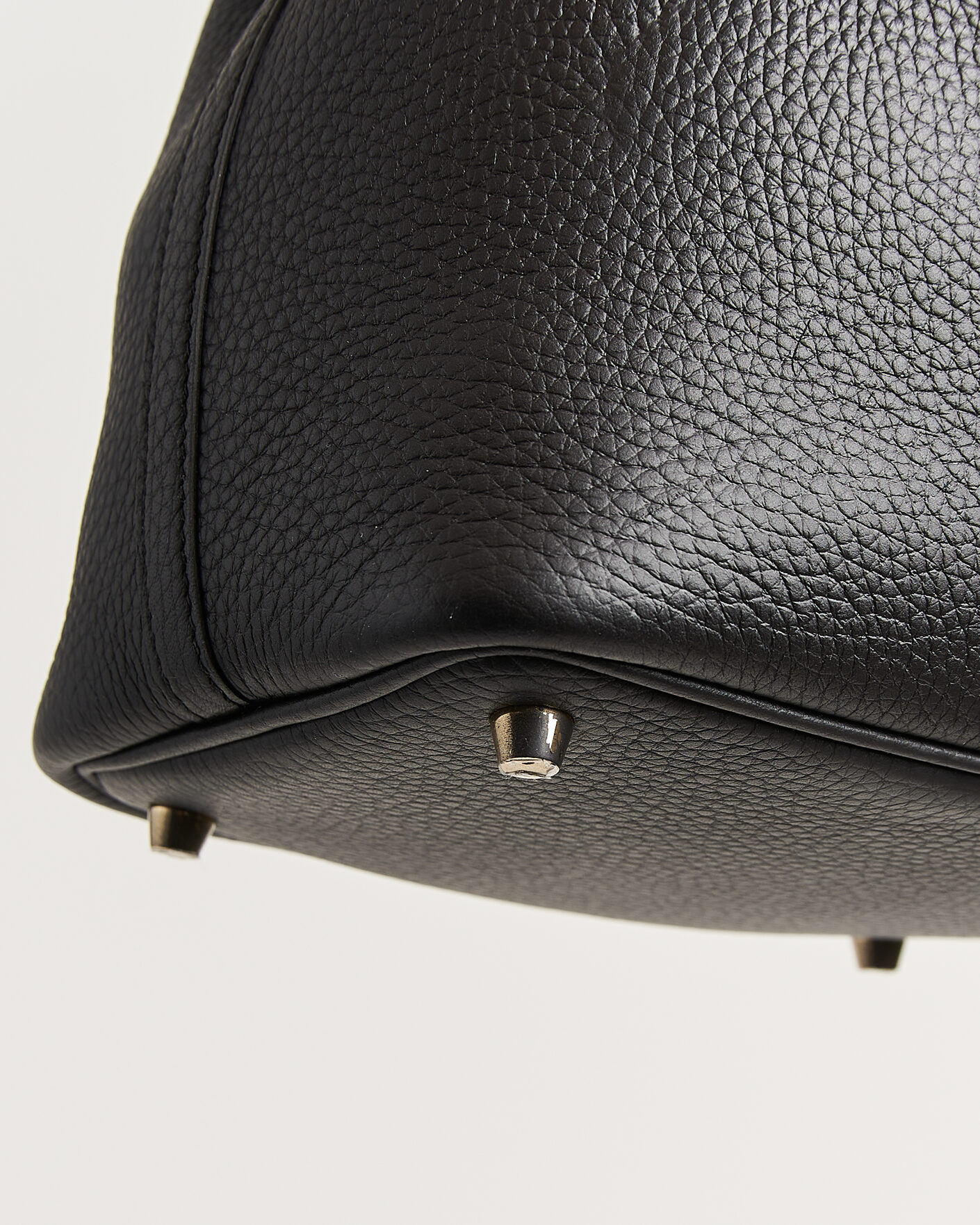 Herr | Pre-Owned & Vintage Bags | Hermès Pre-Owned | Picotin Lock 18 Black