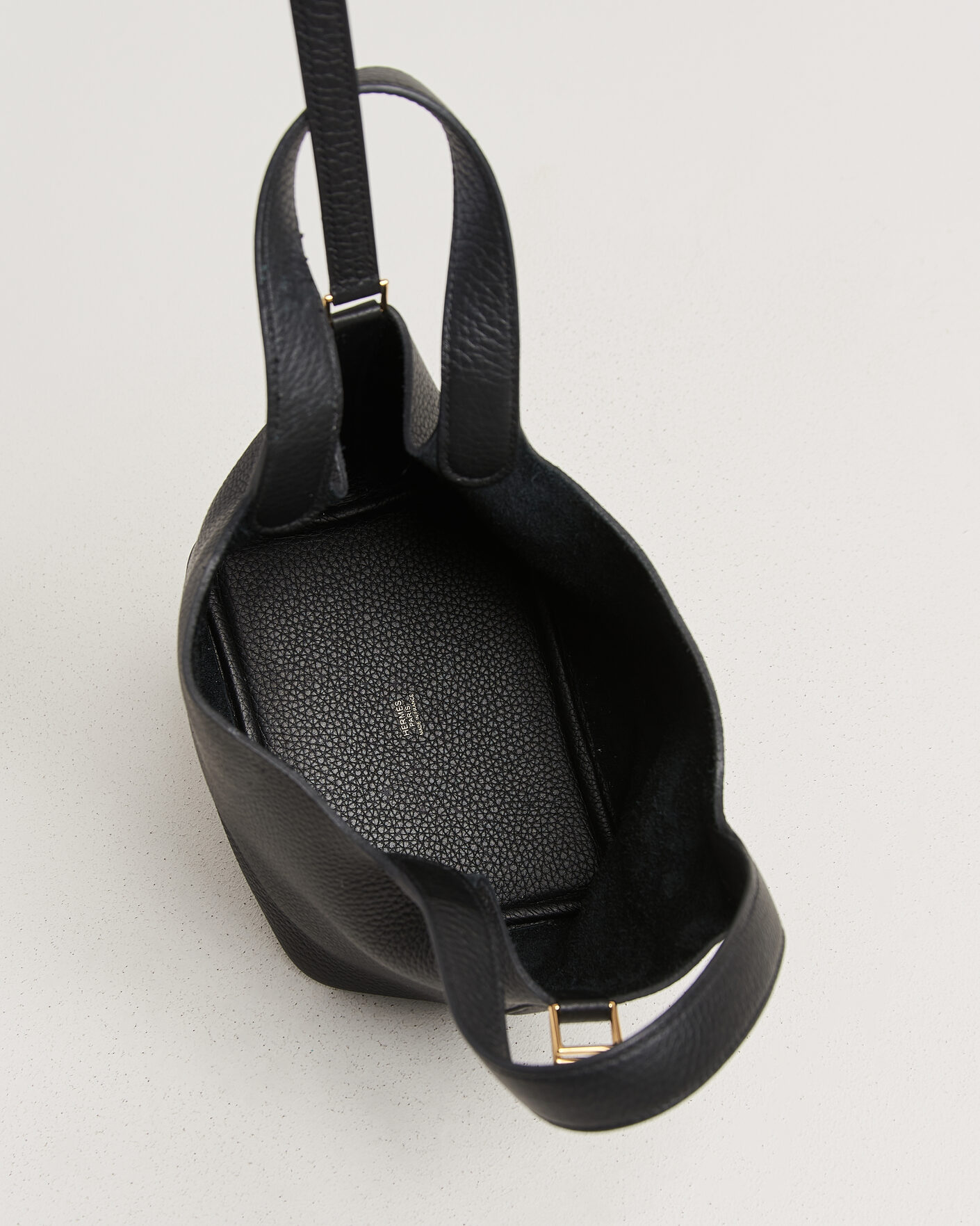 Herr | Pre-Owned & Vintage Bags | Hermès Pre-Owned | Picotin Lock 18 Black
