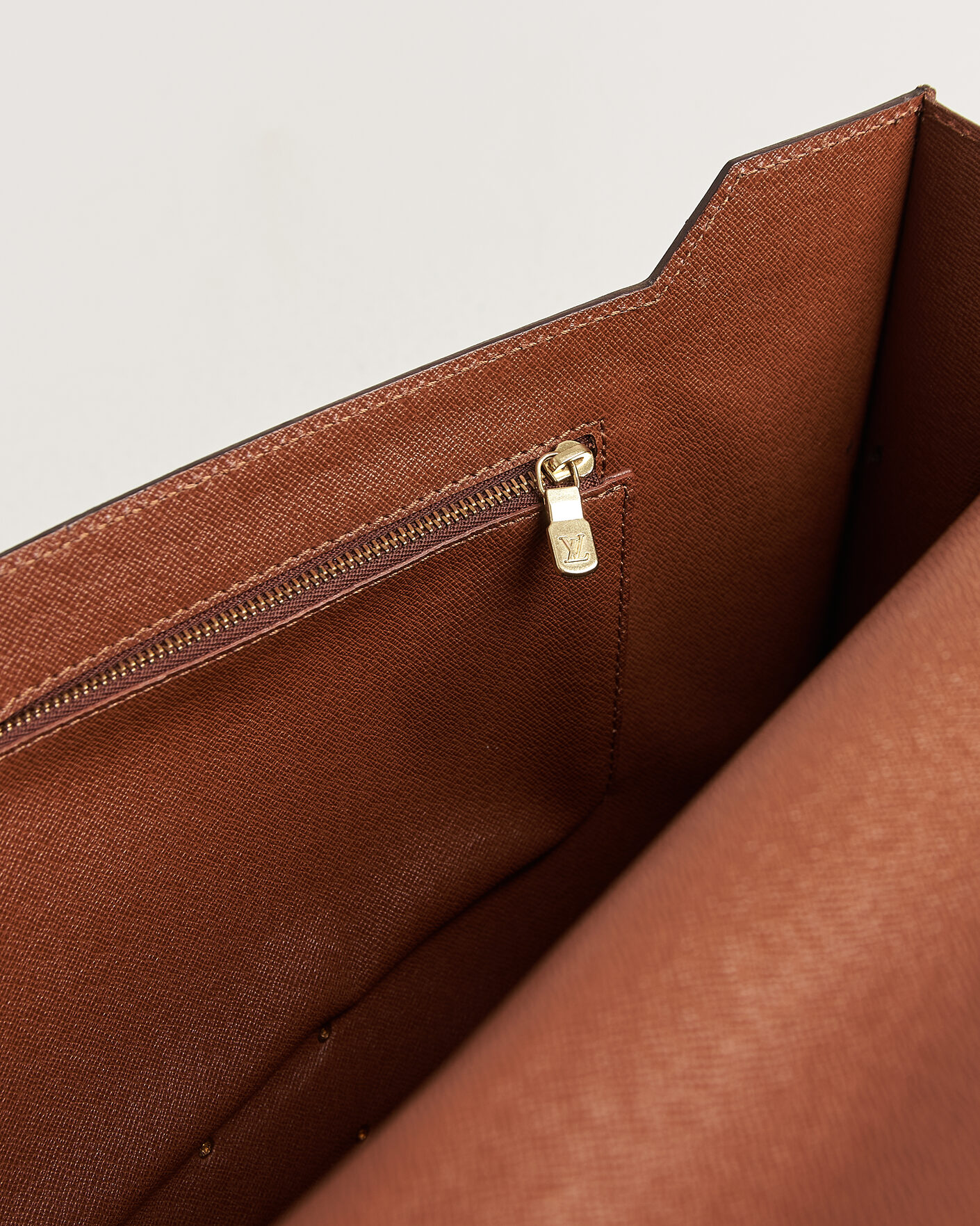 Herr | Pre-Owned & Vintage Bags | Louis Vuitton Pre-Owned | Porte Document Bandouliére Monogram