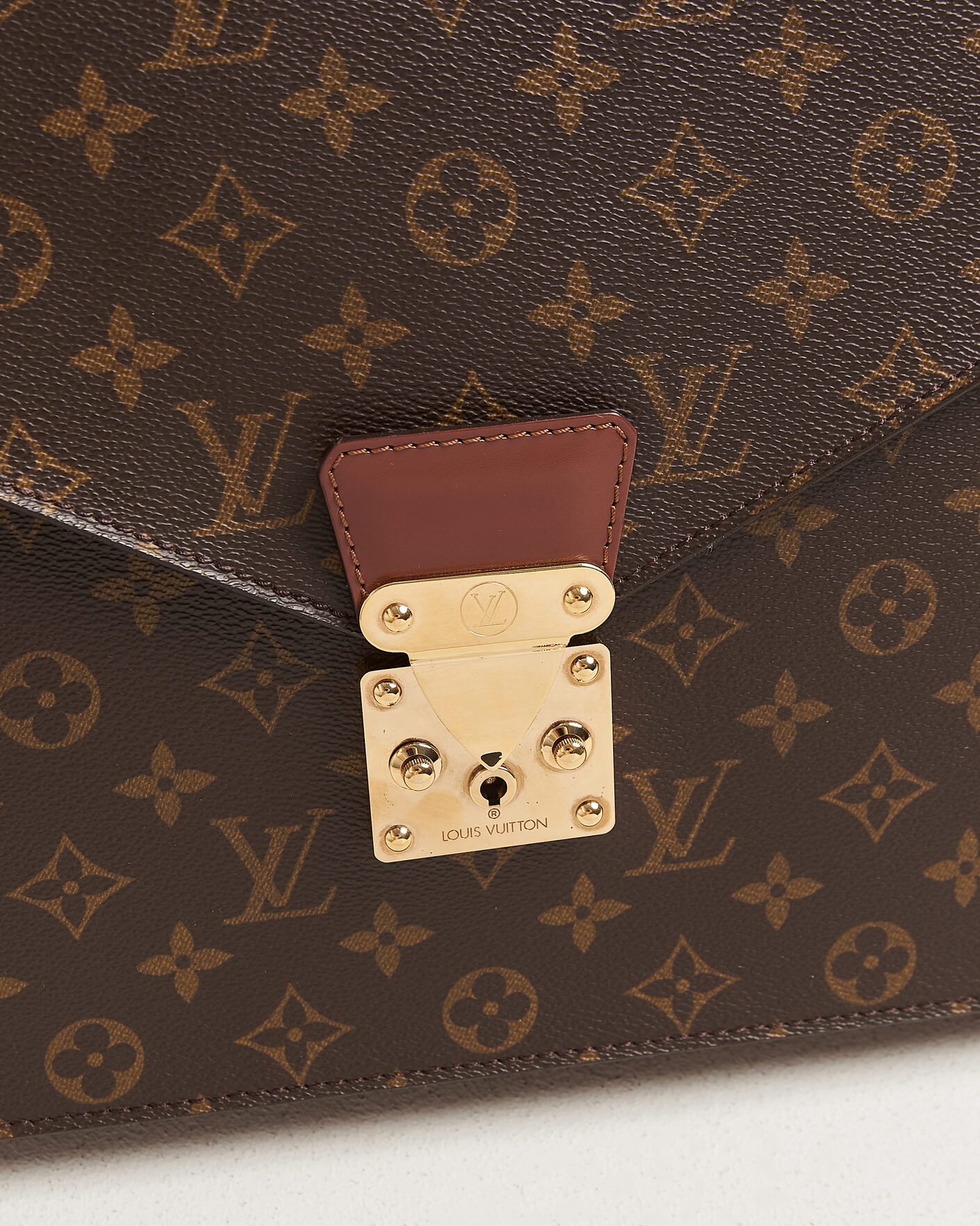 Herr | Pre-Owned & Vintage Bags | Louis Vuitton Pre-Owned | Porte Document Bandouliére Monogram