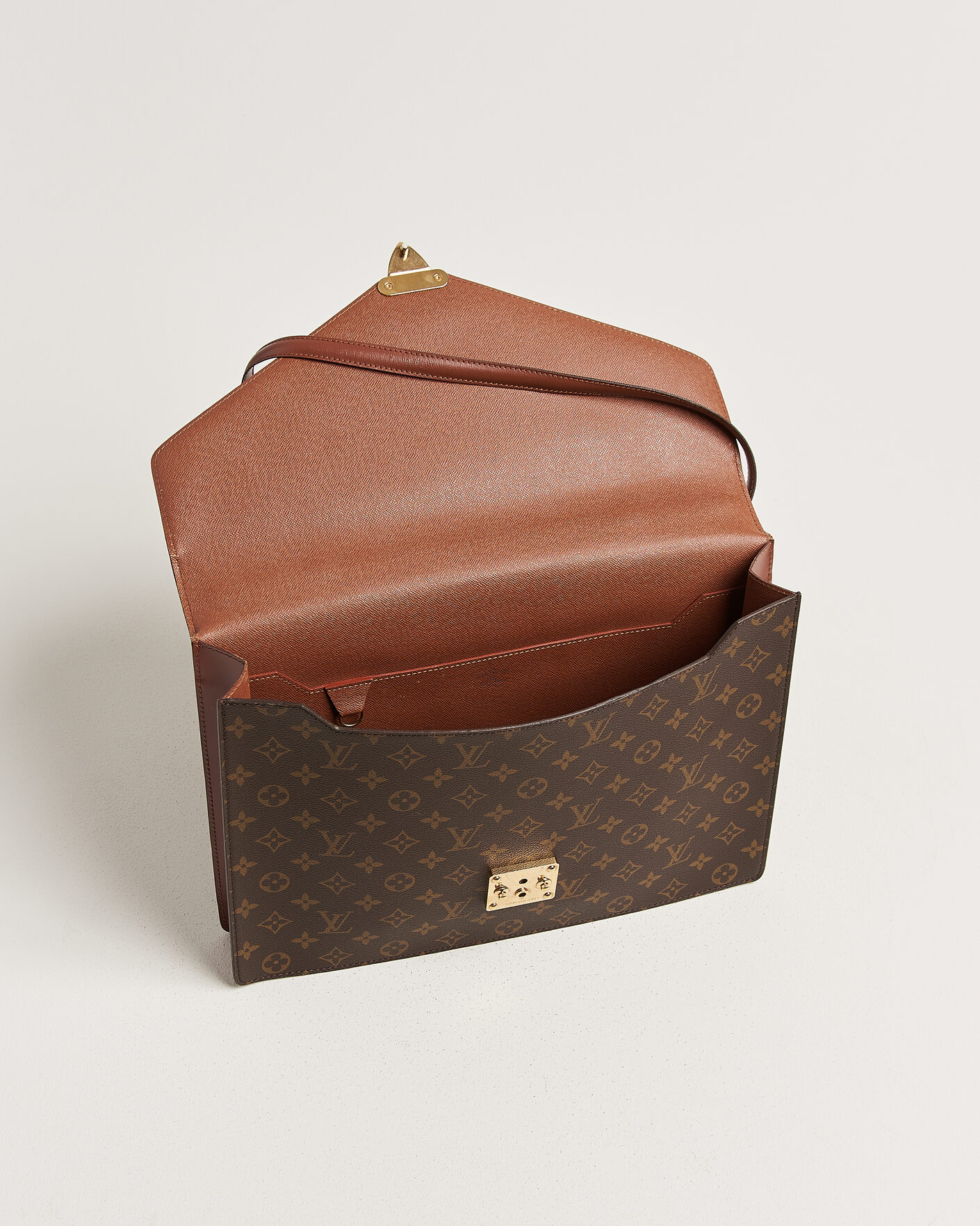 Herr | Pre-Owned & Vintage Bags | Louis Vuitton Pre-Owned | Porte Document Bandouliére Monogram