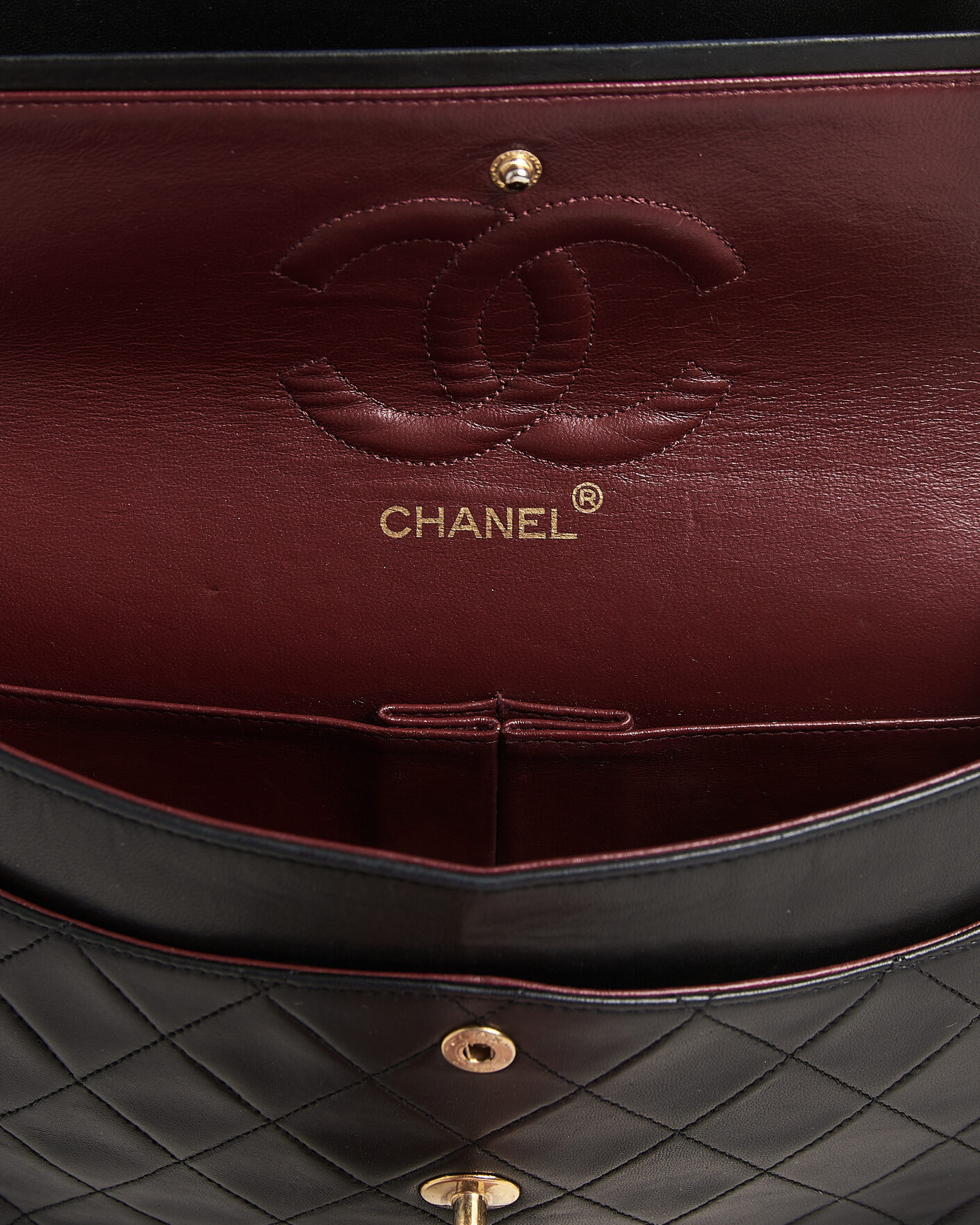 Herr | Pre-Owned & Vintage Bags | Chanel Pre-Owned | Classic Medium Double Flap Bag Lambskin Black