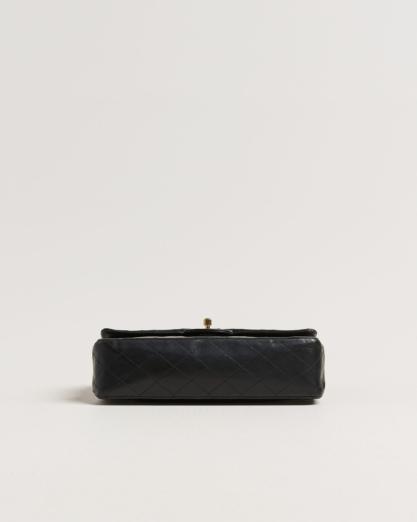 Herr | Pre-Owned & Vintage Bags | Chanel Pre-Owned | Classic Medium Double Flap Bag Lambskin Black