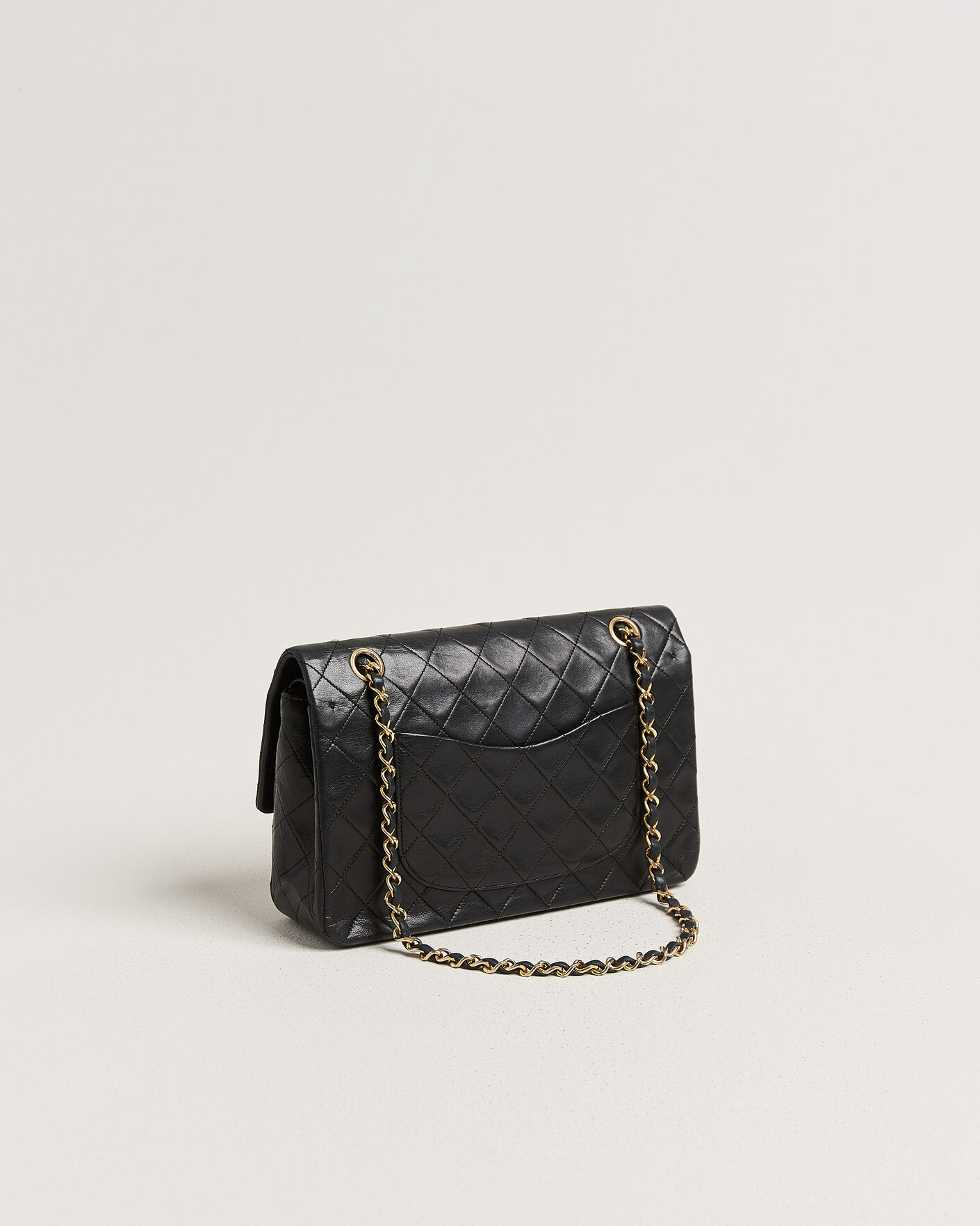 Herr | Pre-Owned & Vintage Bags | Chanel Pre-Owned | Classic Medium Double Flap Bag Lambskin Black