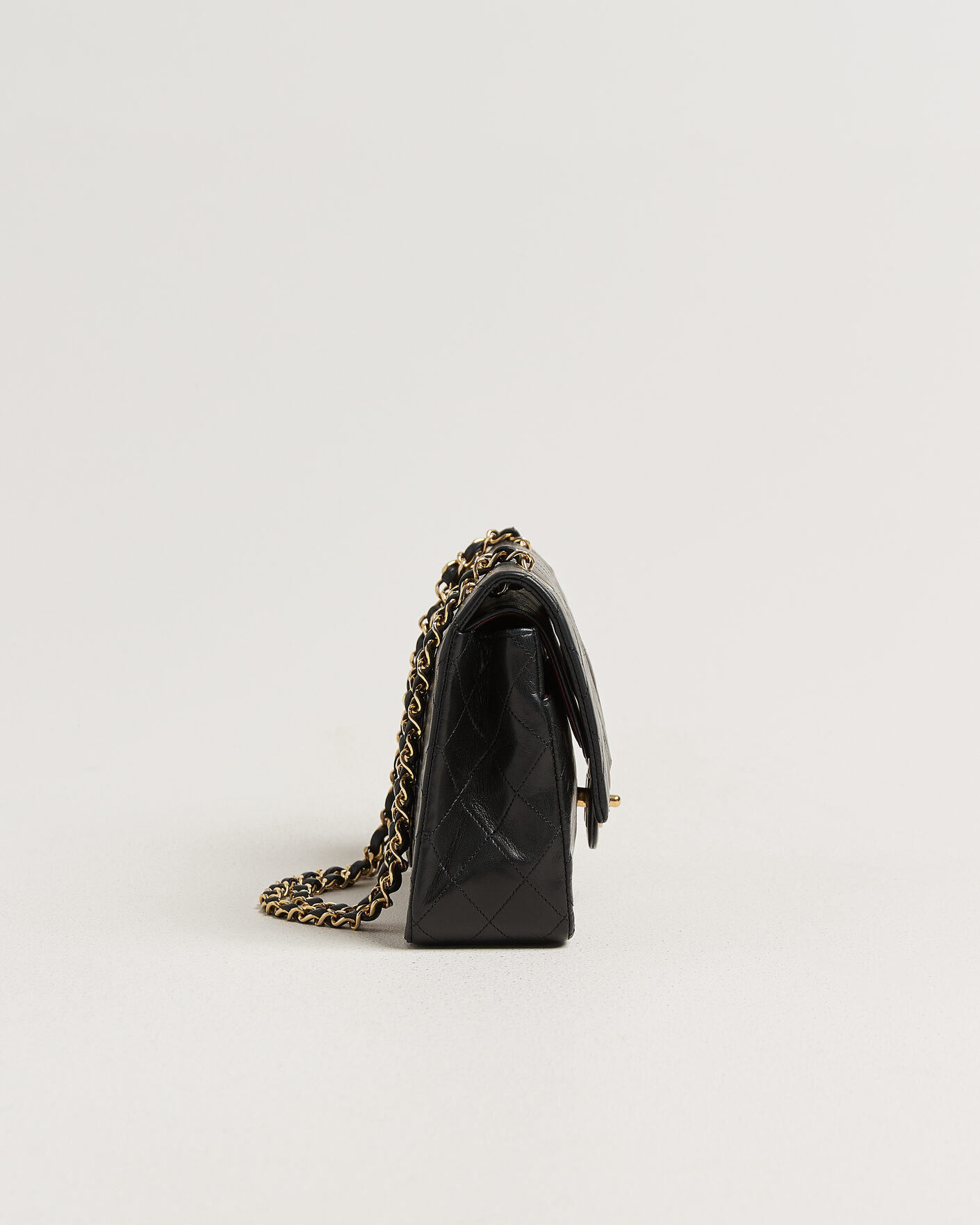 Herr | Pre-Owned & Vintage Bags | Chanel Pre-Owned | Classic Medium Double Flap Bag Lambskin Black