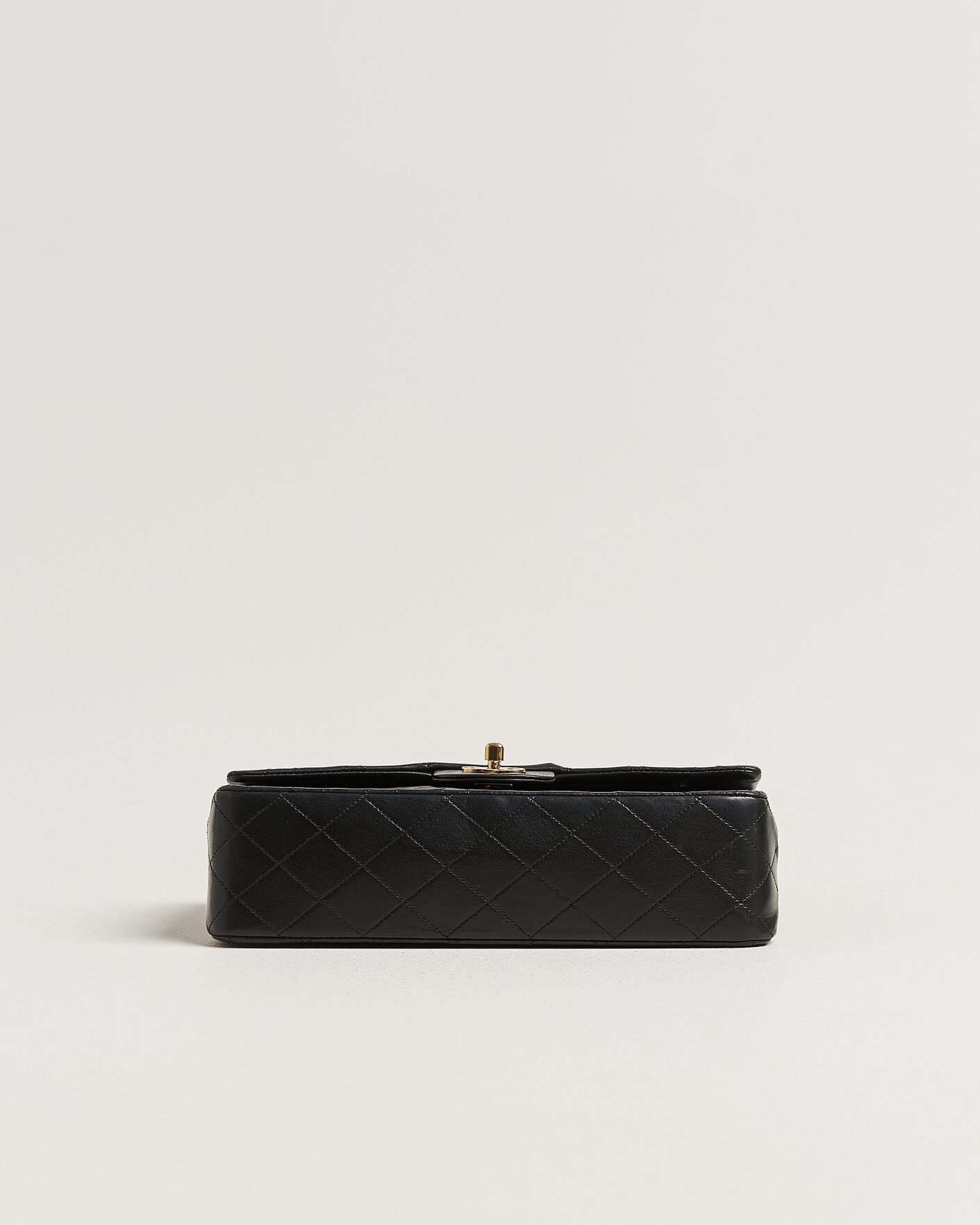 Herr | Pre-Owned & Vintage Bags | Chanel Pre-Owned | Classic Medium Double Flap Bag Lambskin Black