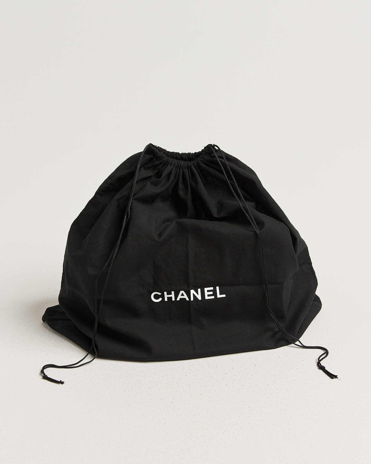 Herr | Pre-Owned & Vintage Bags | Chanel Pre-Owned | Classic Medium Double Flap Bag Lambskin Black
