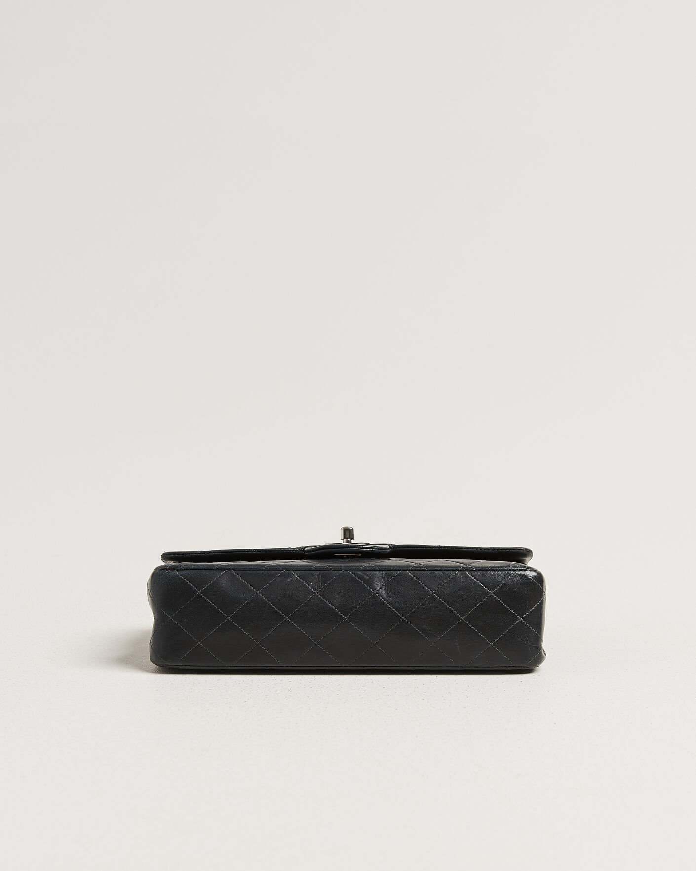 Herr | Pre-Owned & Vintage Bags | Chanel Pre-Owned | Classic Medium Double Flap Bag Lambskin Black