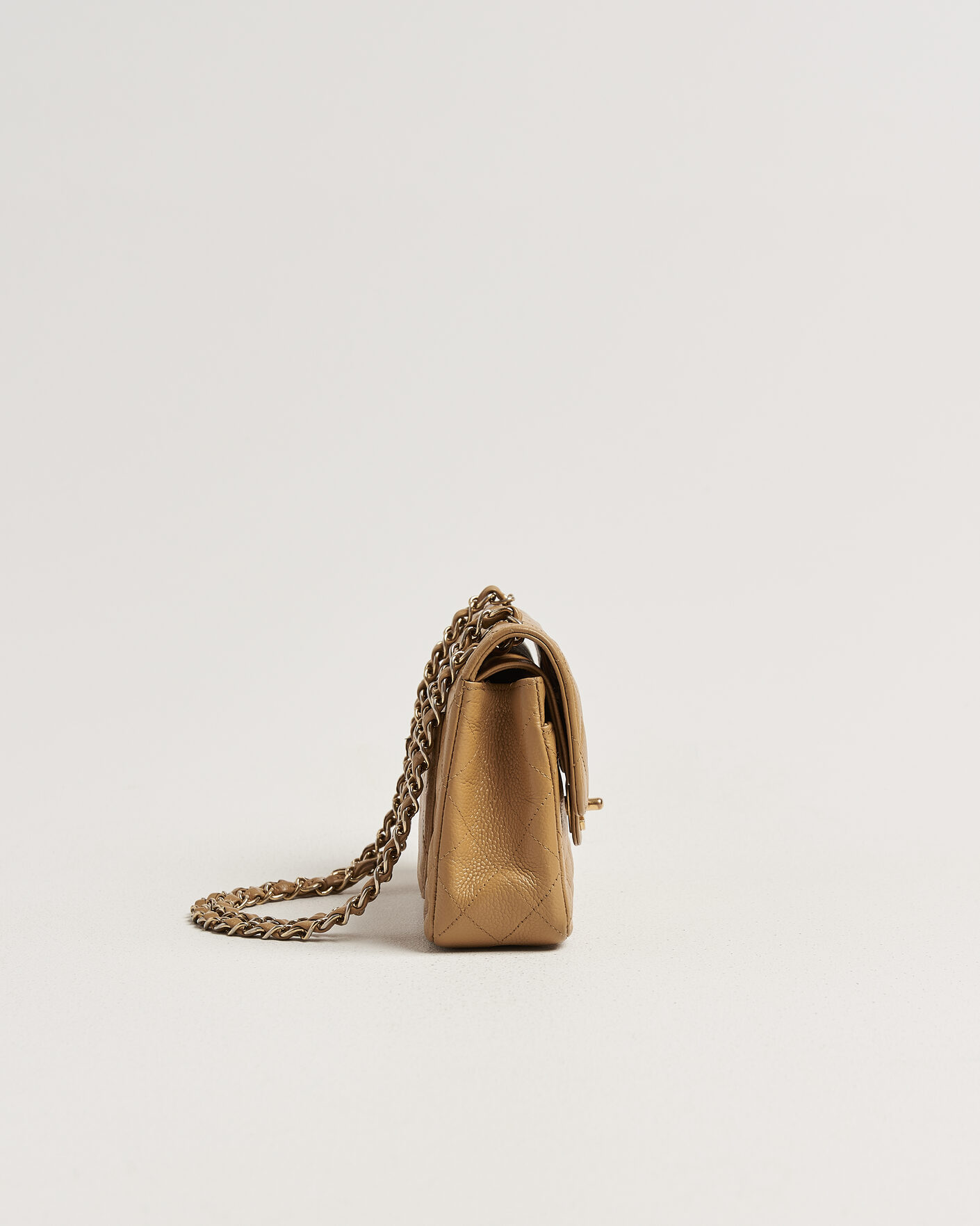 Herr | Pre-Owned & Vintage Bags | Chanel Pre-Owned | Classic Small Double Flap Bag Caviar Leather Beige