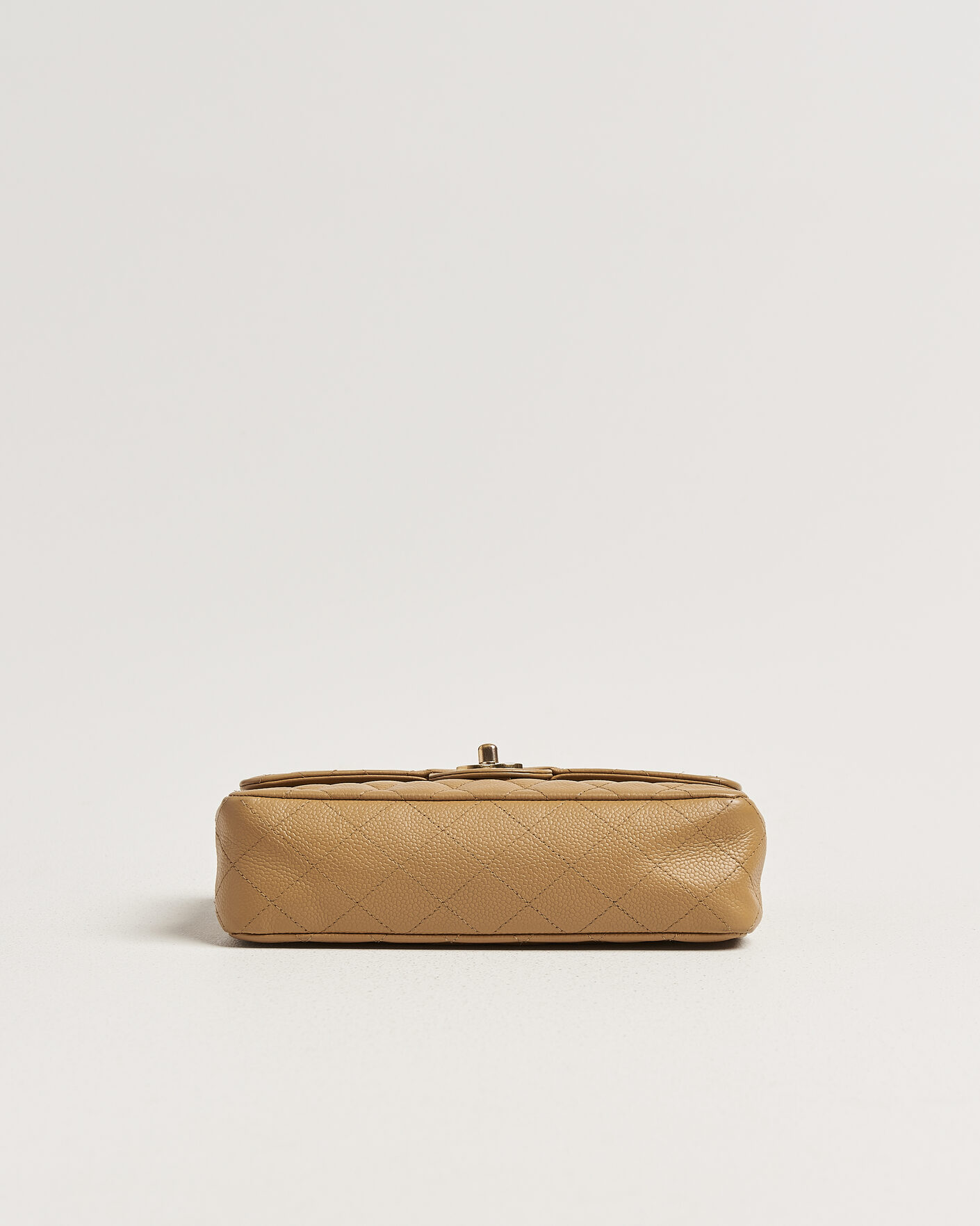 Herr | Pre-Owned & Vintage Bags | Chanel Pre-Owned | Classic Small Double Flap Bag Caviar Leather Beige