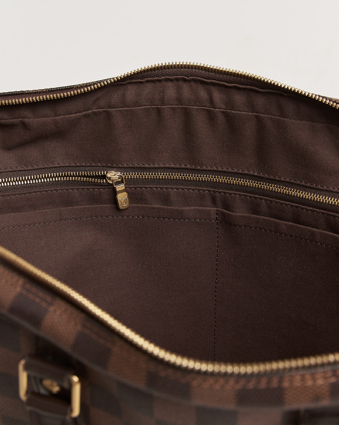 Herr | Pre-Owned & Vintage Bags | Louis Vuitton Pre-Owned | Porte Documents Voyage Damier Ebene