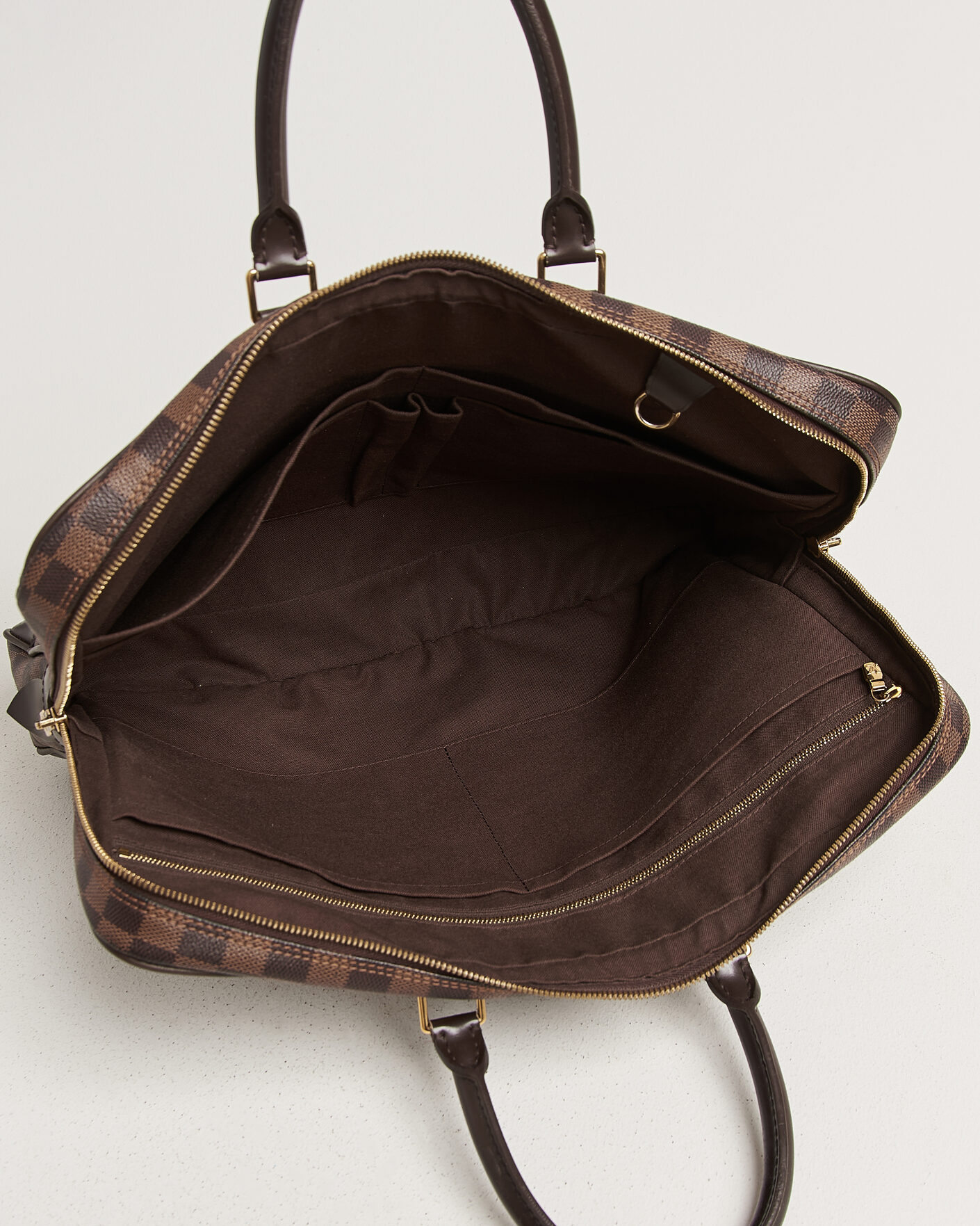 Herr | Pre-Owned & Vintage Bags | Louis Vuitton Pre-Owned | Porte Documents Voyage Damier Ebene