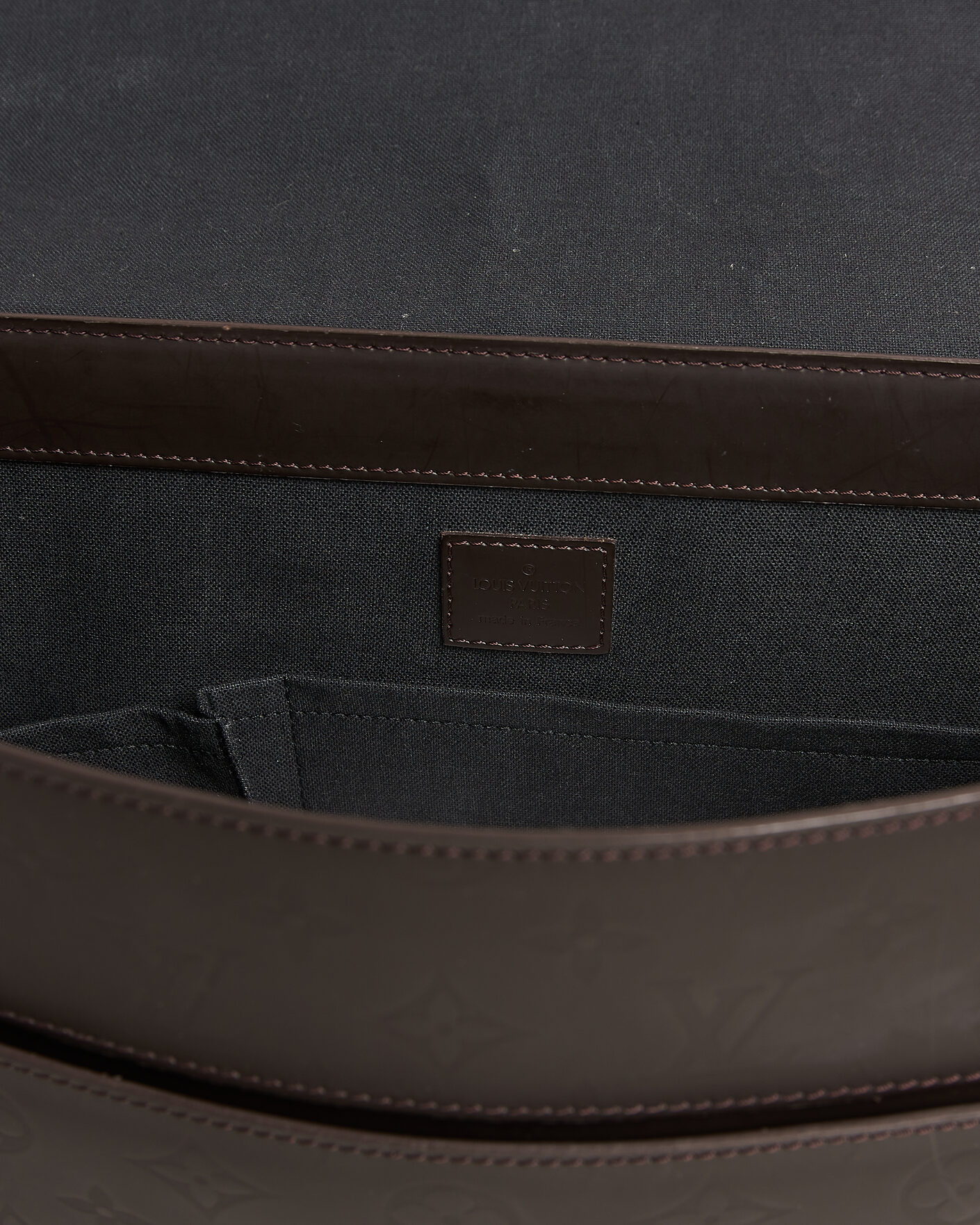 Herr | Pre-Owned & Vintage Bags | Louis Vuitton Pre-Owned | Messenger Bag Monogram Glace Bobby Brown