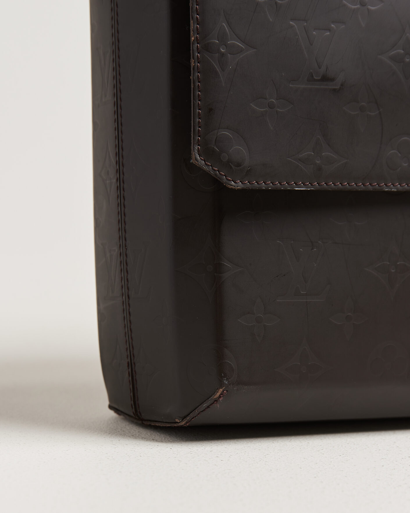 Herr | Pre-Owned & Vintage Bags | Louis Vuitton Pre-Owned | Messenger Bag Monogram Glace Bobby Brown