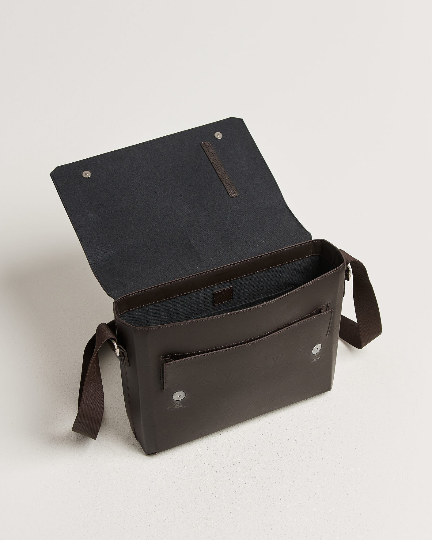 Herr | Pre-Owned & Vintage Bags | Louis Vuitton Pre-Owned | Messenger Bag Monogram Glace Bobby Brown