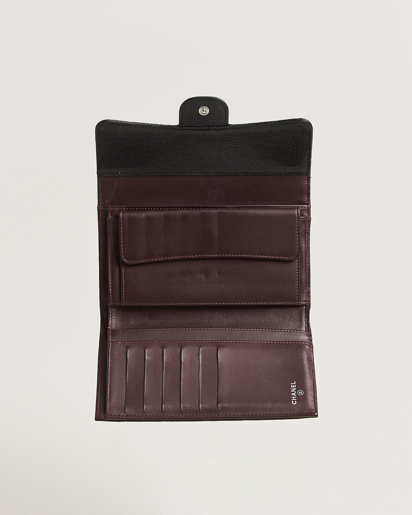 Herr | Pre-Owned & Vintage Bags | Chanel Pre-Owned | Classic Trifold Flap Wallet Caviar Leather Black