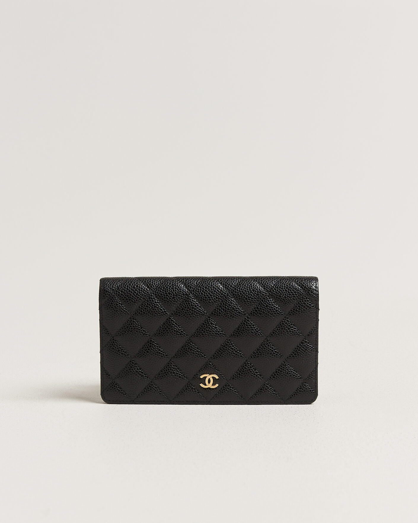 Herr | Pre-Owned & Vintage Bags | Chanel Pre-Owned | Classic Bifold Wallet Caviar Leather Black