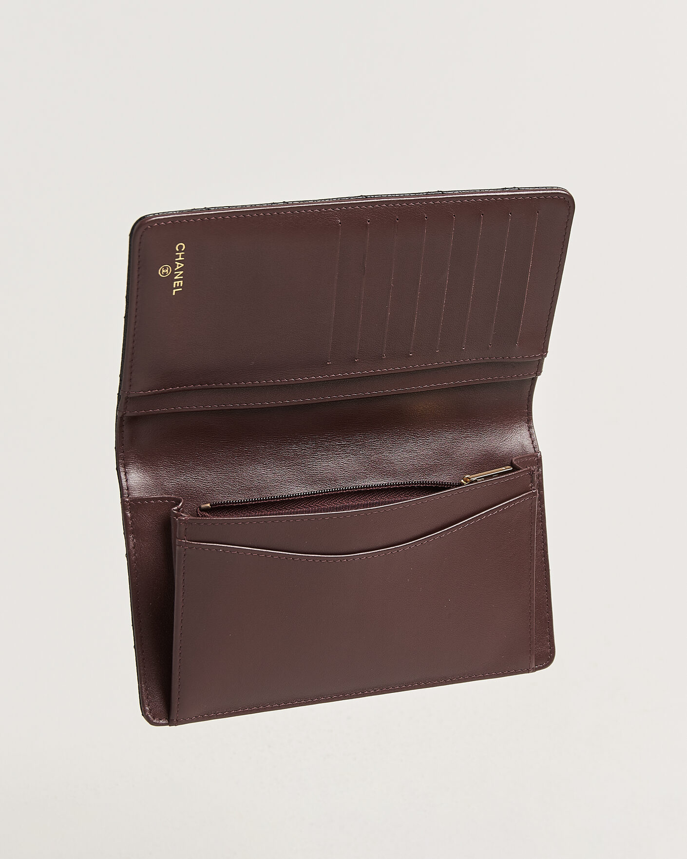 Herr | Pre-Owned & Vintage Bags | Chanel Pre-Owned | Classic Bifold Wallet Caviar Leather Black