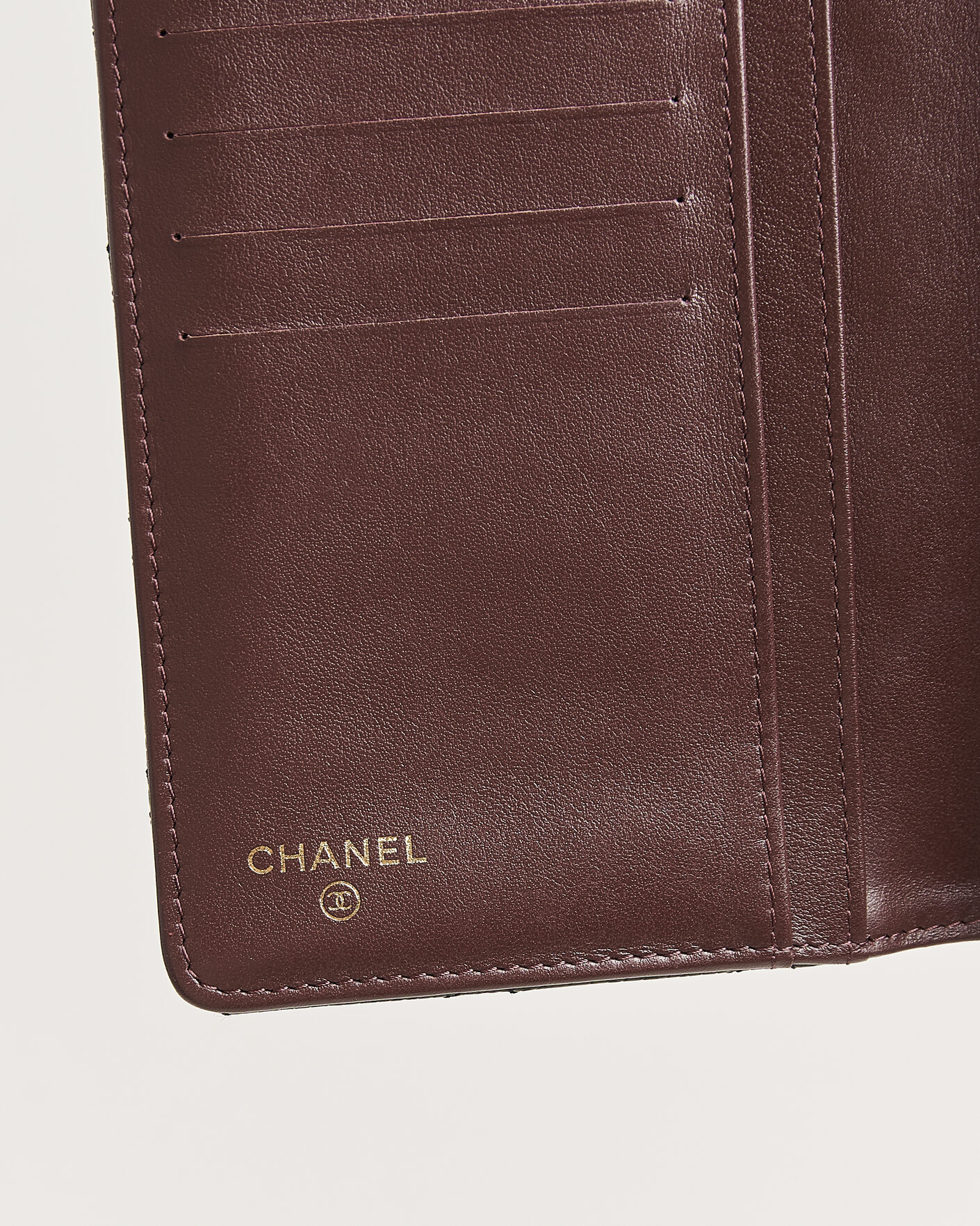 Herr | Pre-Owned & Vintage Bags | Chanel Pre-Owned | Classic Bifold Wallet Caviar Leather Black