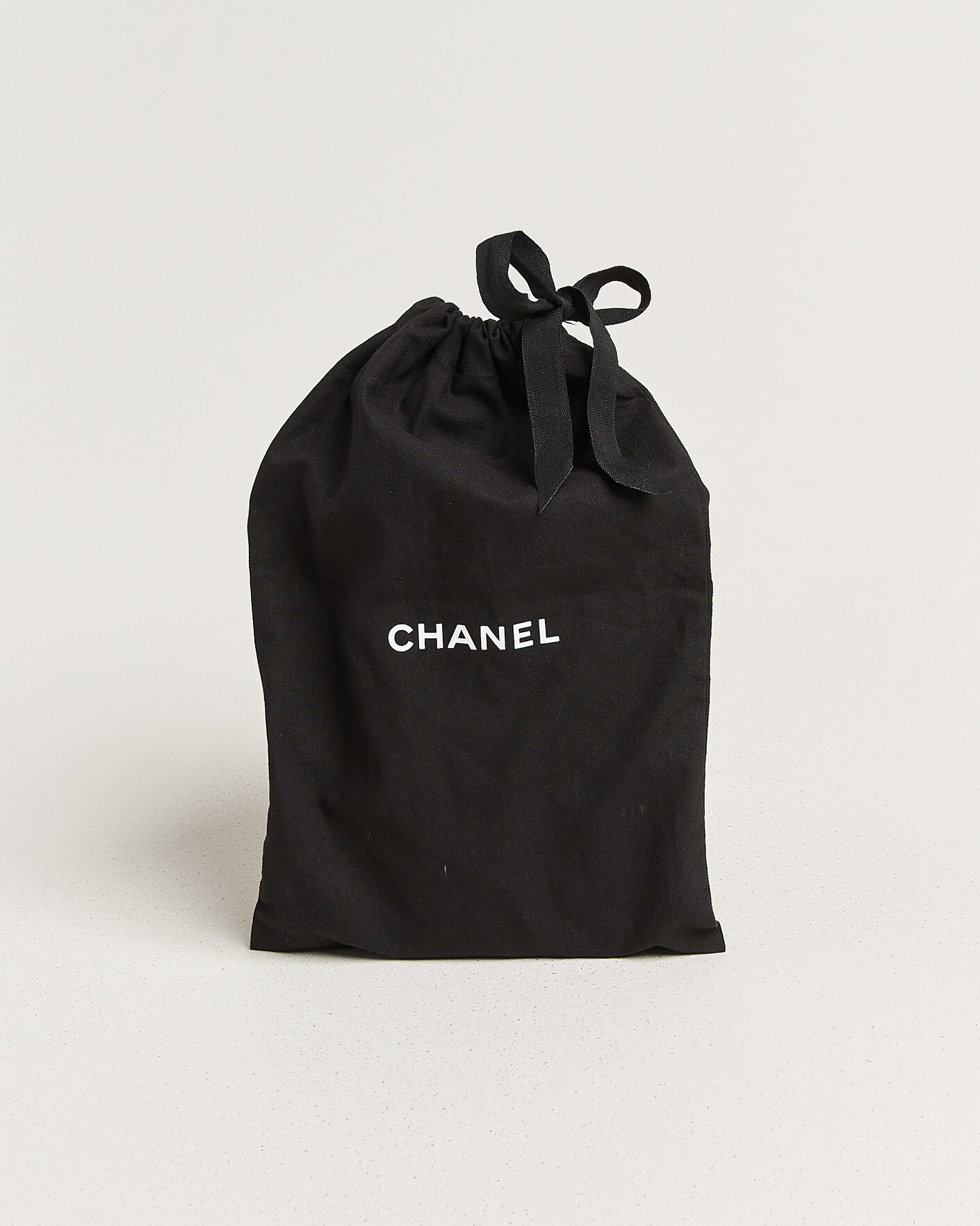 Herr | Pre-Owned & Vintage Bags | Chanel Pre-Owned | Classic Bifold Wallet Caviar Leather Black