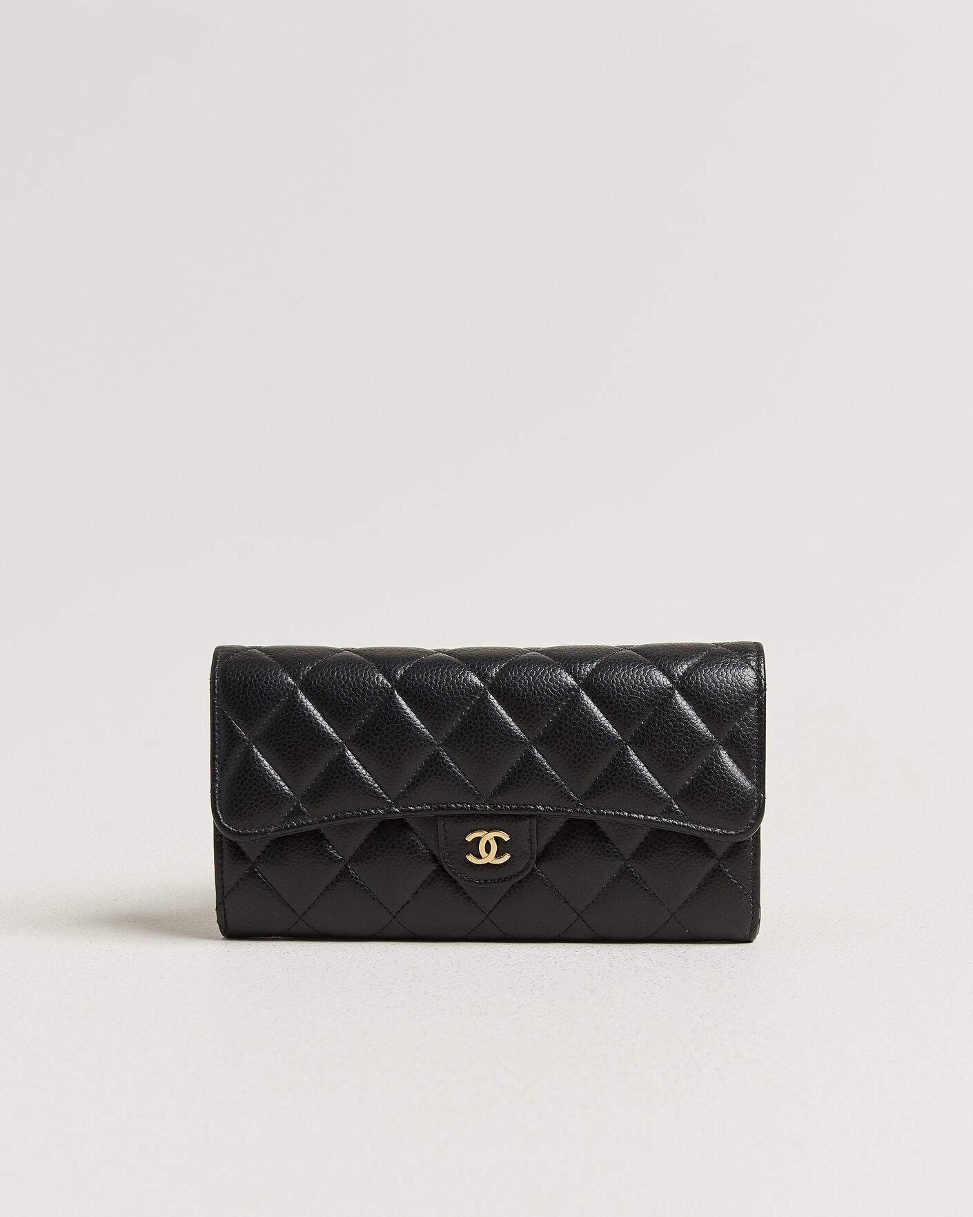Herr | Pre-Owned & Vintage Bags | Chanel Pre-Owned | Classic Long Flap Wallet Caviar Leather Black
