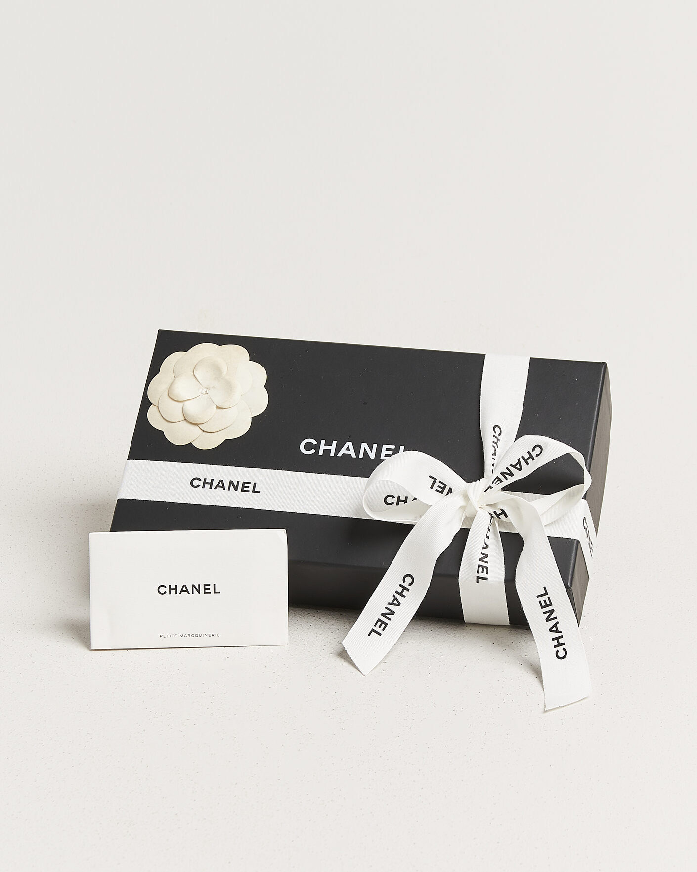 Herr | Pre-Owned & Vintage Bags | Chanel Pre-Owned | Classic Long Flap Wallet Caviar Leather Black