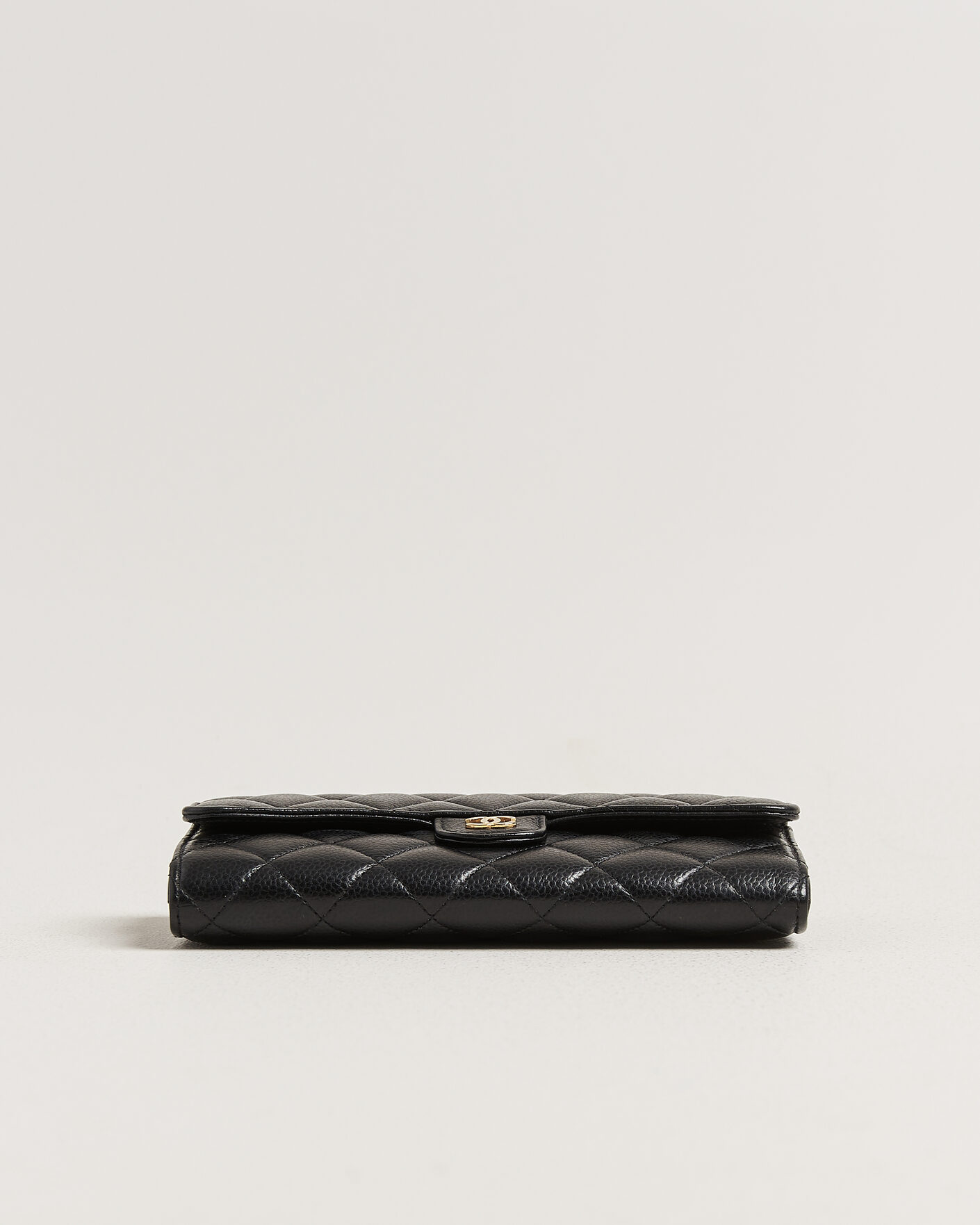 Herr | Pre-Owned & Vintage Bags | Chanel Pre-Owned | Classic Long Flap Wallet Caviar Leather Black