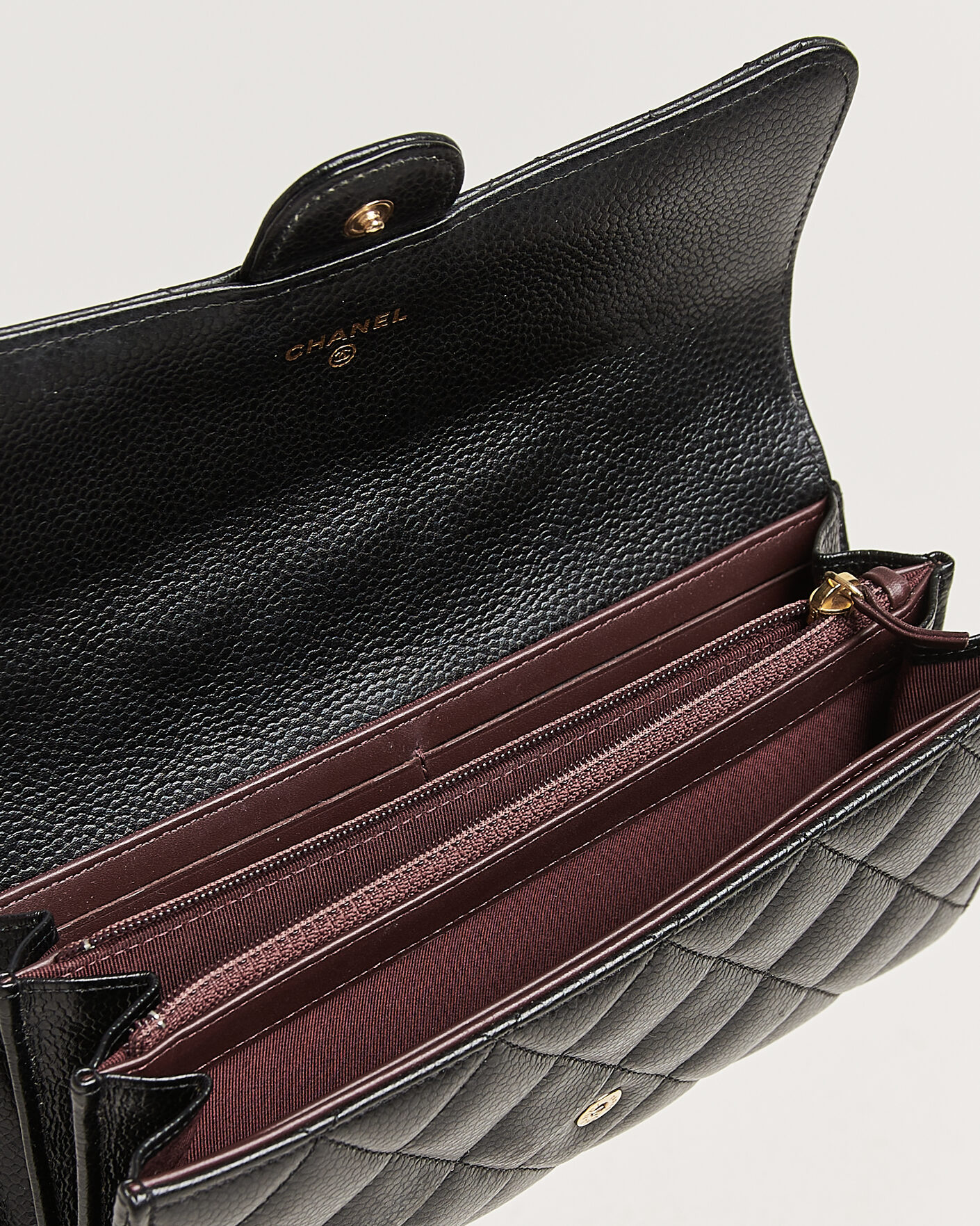 Herr | Pre-Owned & Vintage Bags | Chanel Pre-Owned | Classic Long Flap Wallet Caviar Leather Black