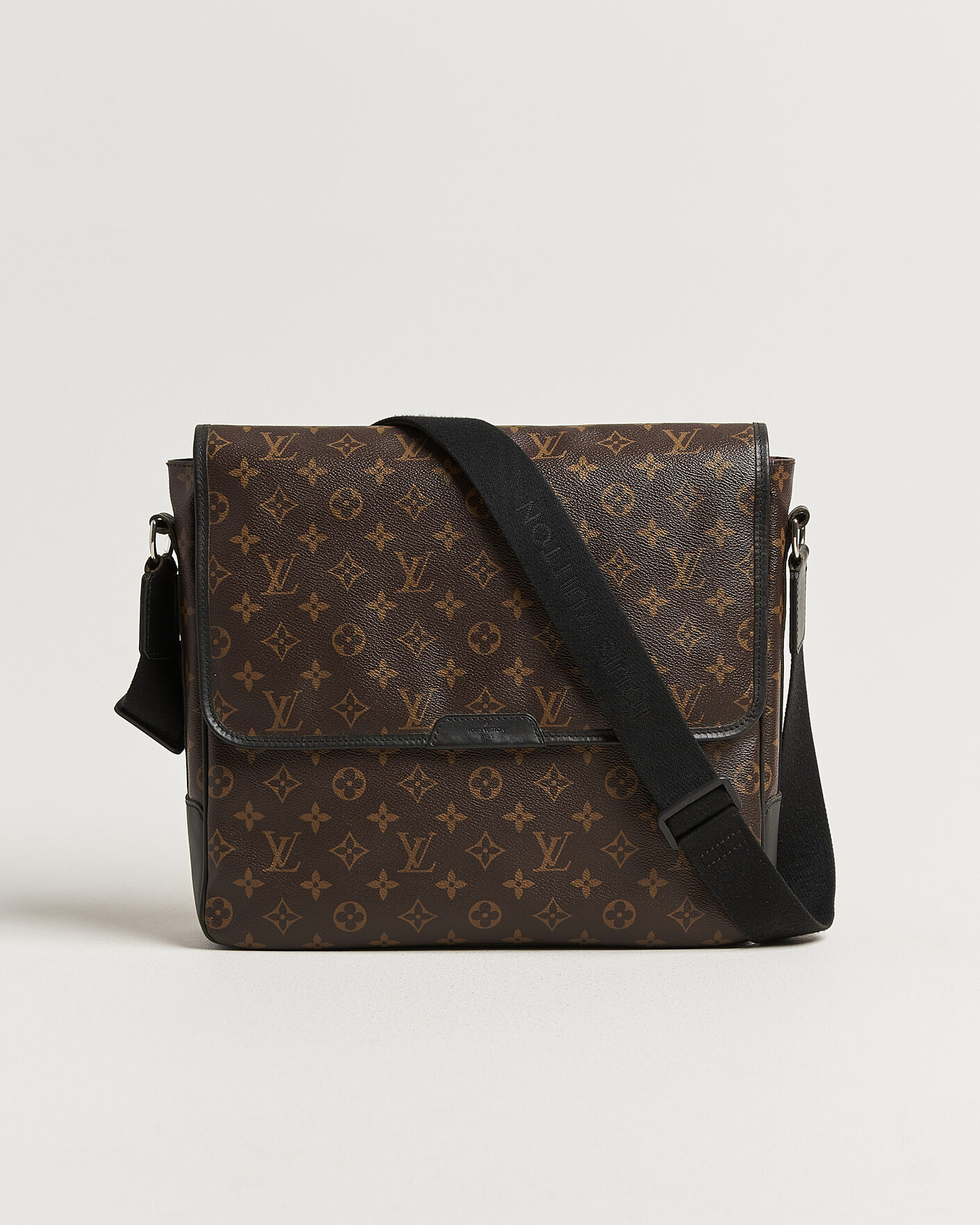 Herr | Pre-Owned & Vintage Bags | Louis Vuitton Pre-Owned | Abbesses Messenger Bag Monogram Macassar