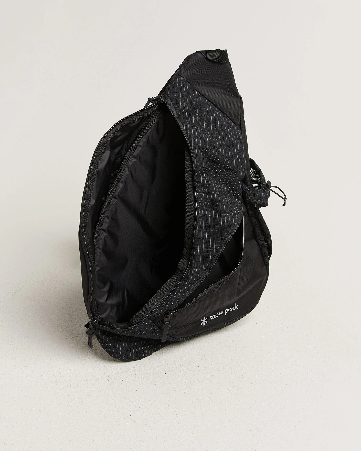 Herr | Väskor | Snow Peak | Grid Sling Bag Black