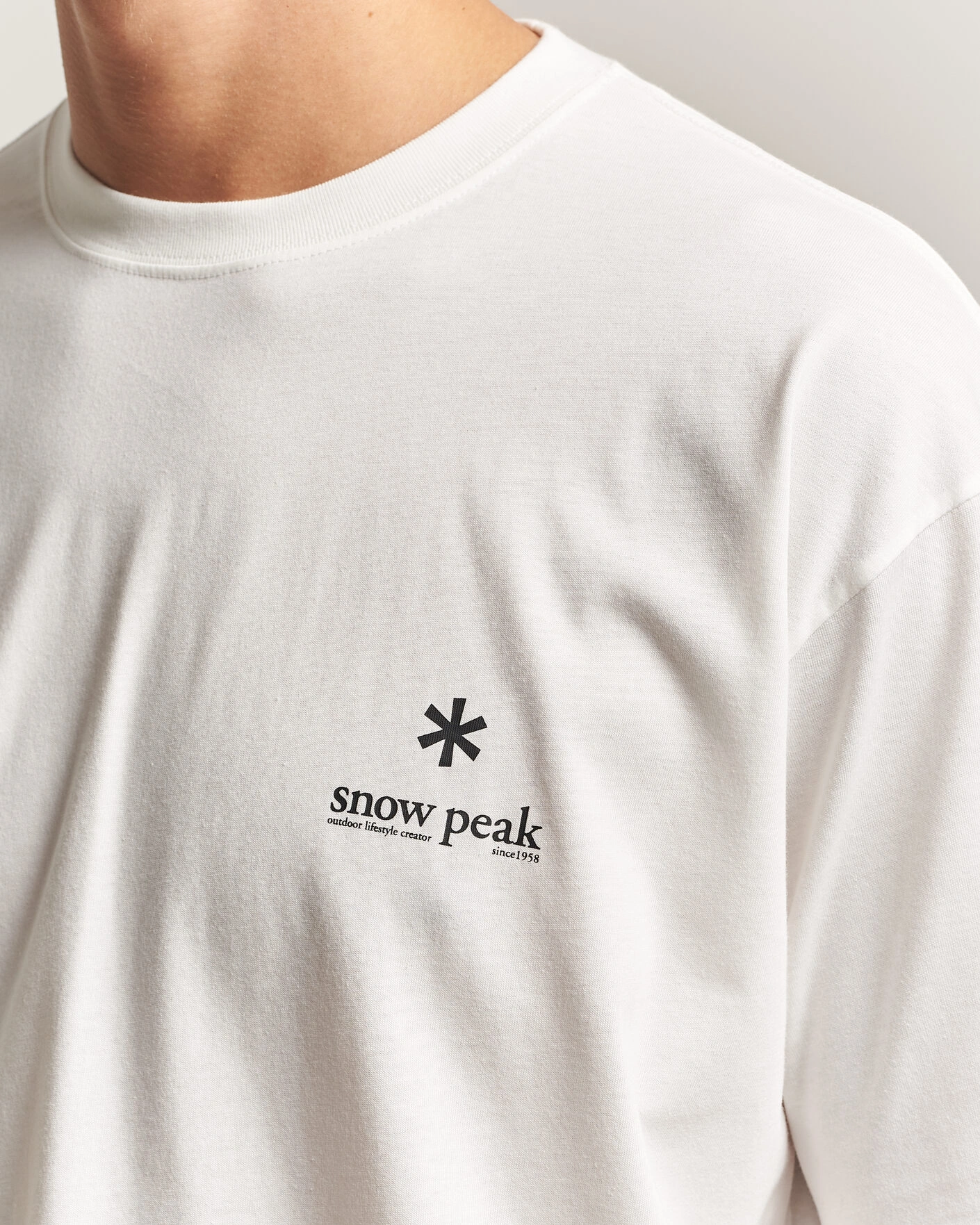 Herr | T-Shirts | Snow Peak | Soft Cotton Relaxed Logo T-Shirt Off White