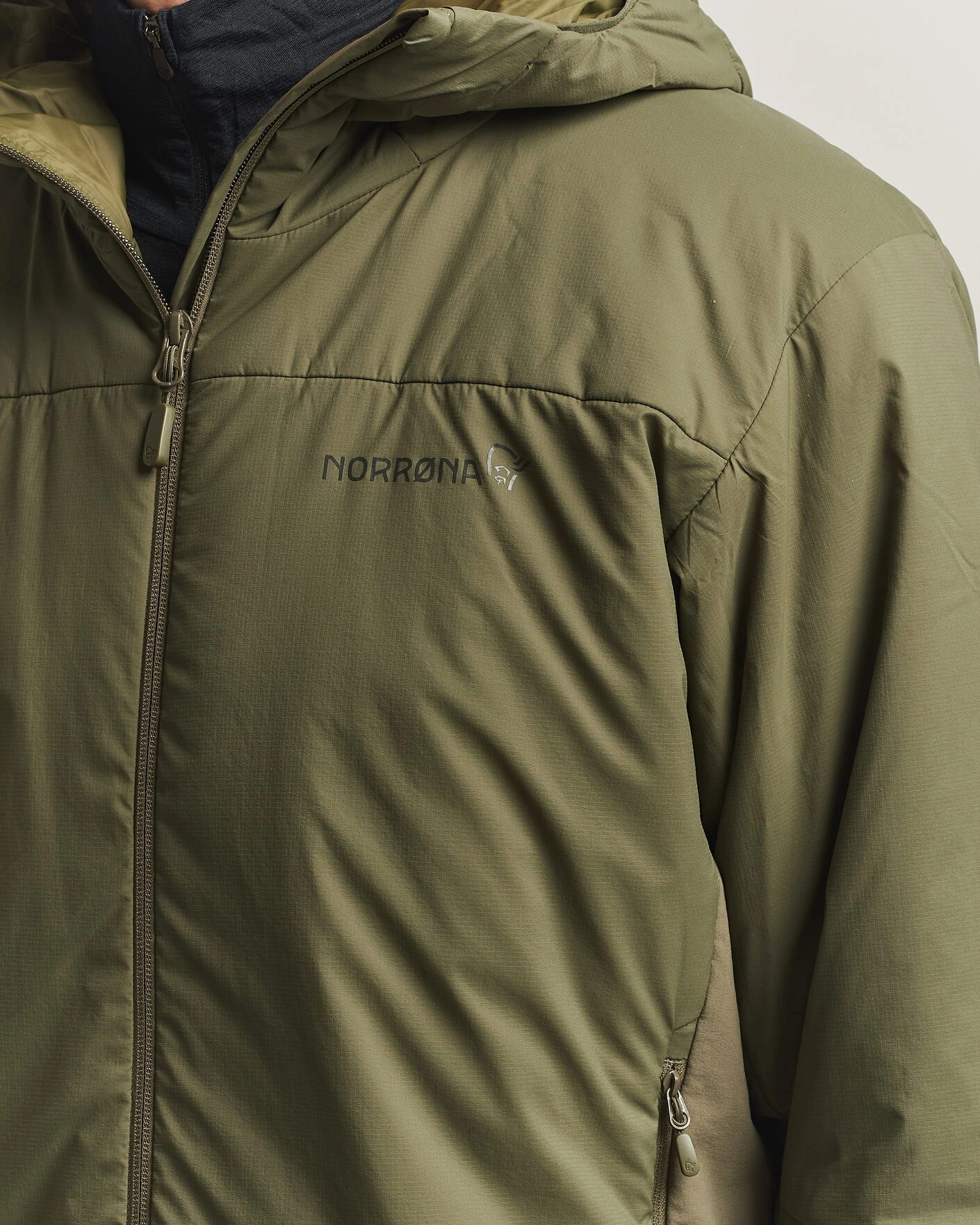 Herr | Jackor | Norrøna | Femund Thermo Zip Hood Olive Night