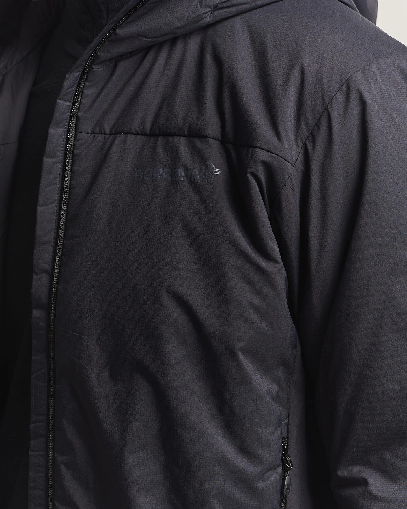Herr | Jackor | Norrøna | Femund Thermo Zip Hood Caviar Black