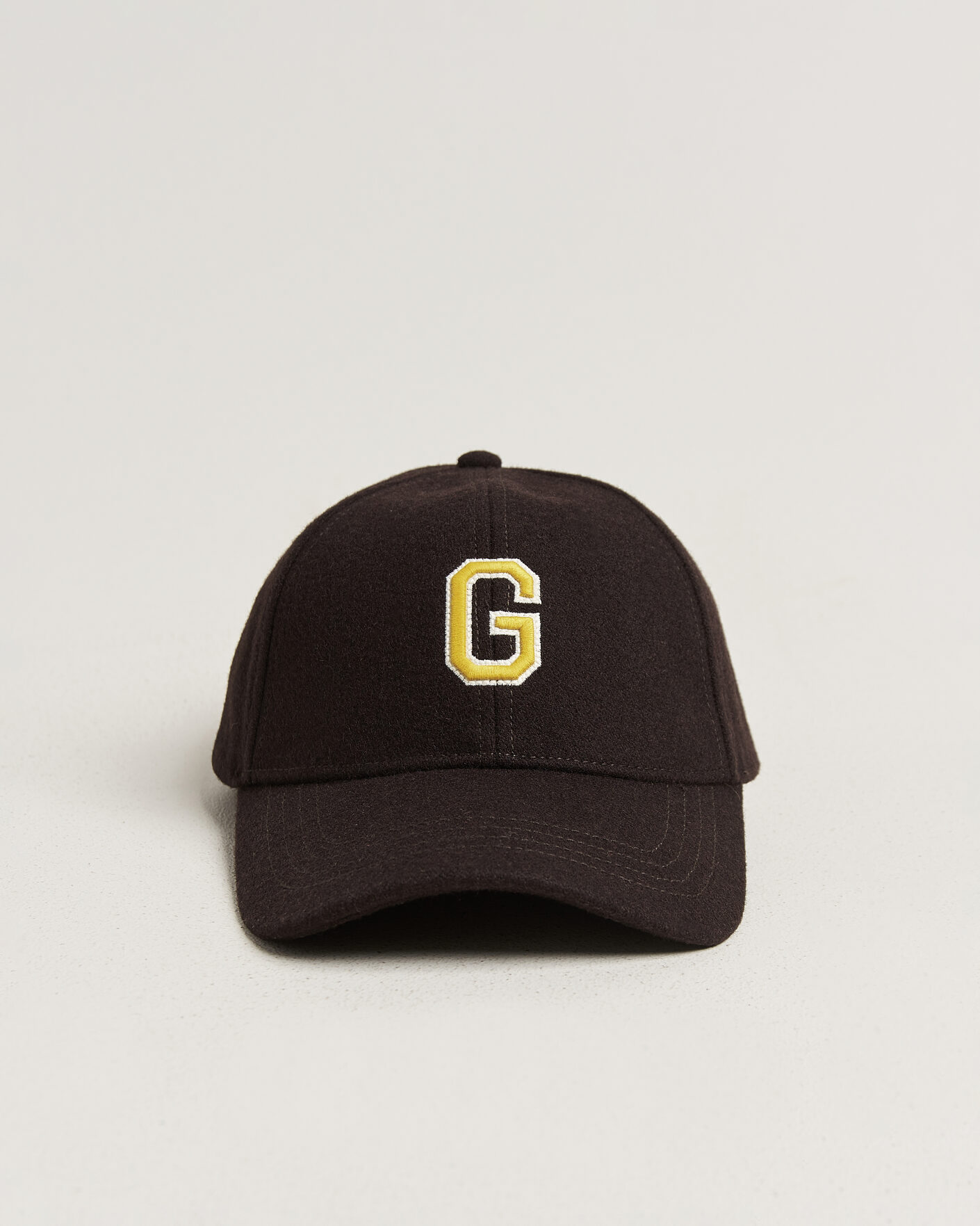 Herr | Hattar & kepsar | Gant | G Badge Wool Melton Cap Charred Wood Brown