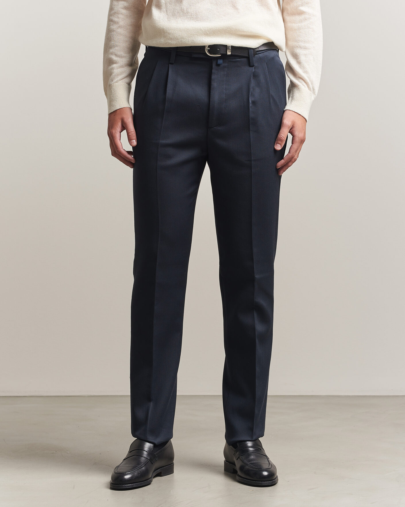 Herr | Byxor | Jacob Cohën | Lucas Pleated Cotton Gabardine Trousers Navy