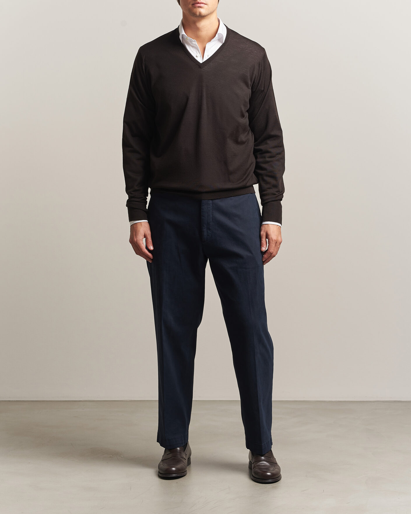 Herr | Tröjor | John Smedley | Bobby Extra Fine Merino V-Neck Pullover Faulkner Brown