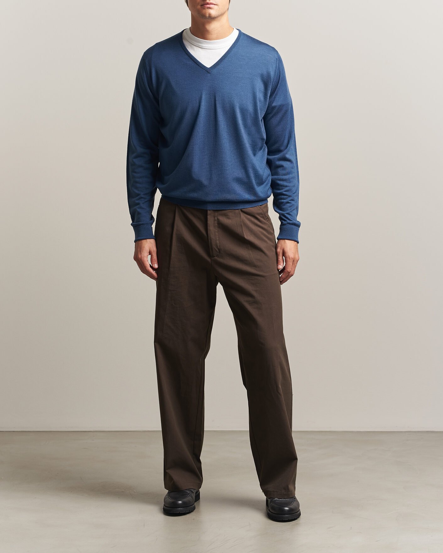 Herr | Tröjor | John Smedley | Bobby Extra Fine Merino V-Neck Pullover Teal Firth