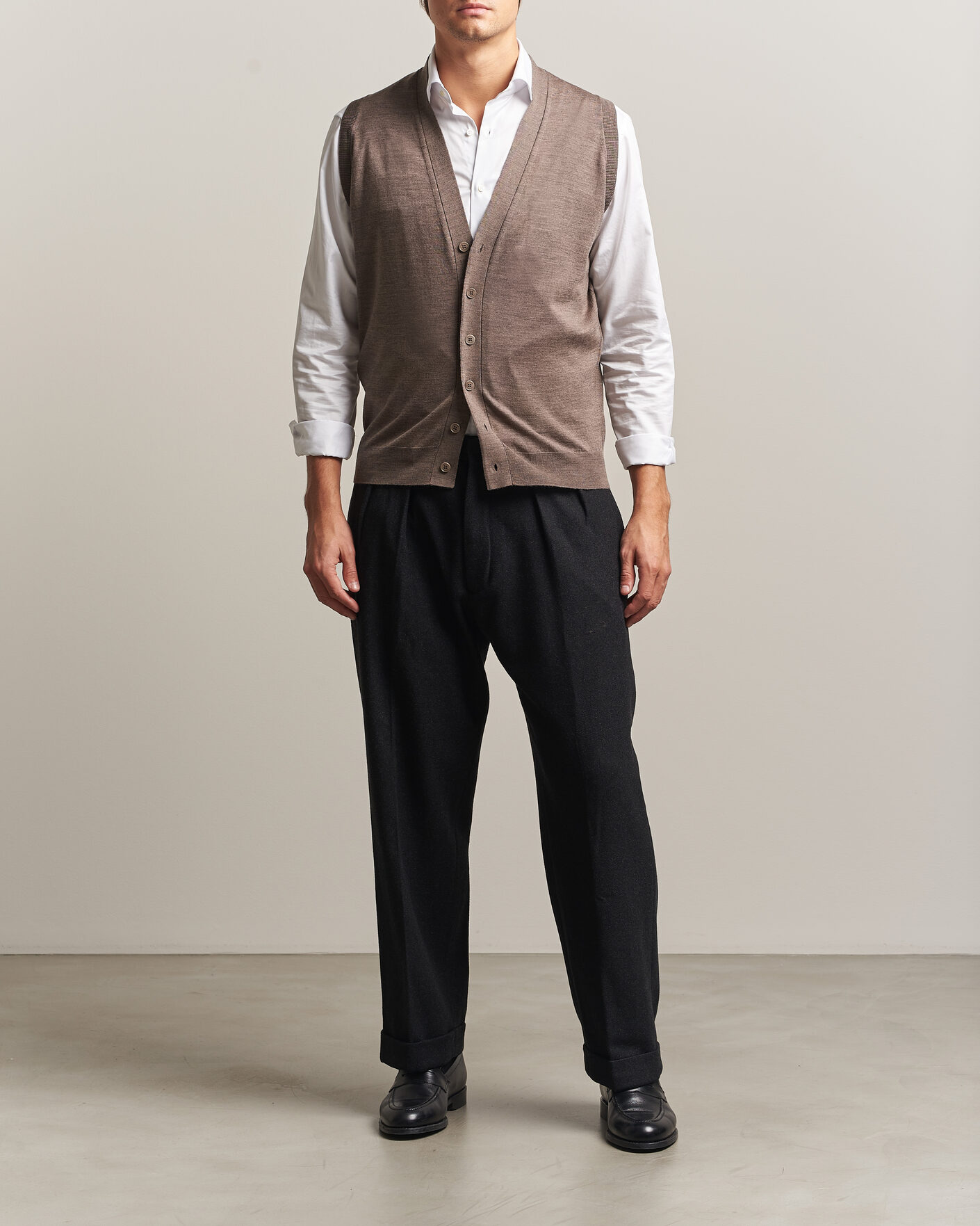 Herr | Tröjor | John Smedley | Bolton Extra Fine Merino Waistcoat Mushroom Brown