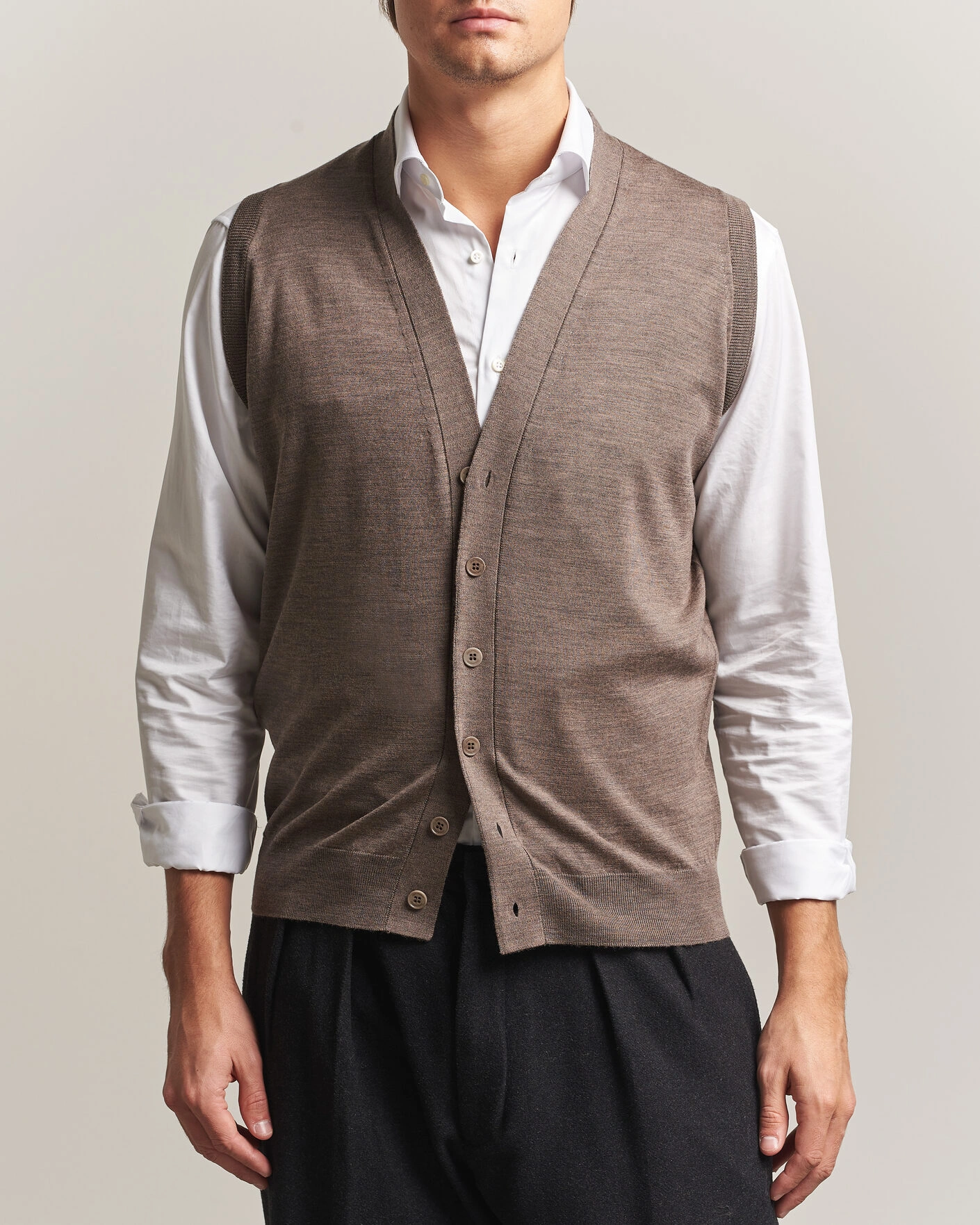 Herr | Tröjor | John Smedley | Bolton Extra Fine Merino Waistcoat Mushroom Brown
