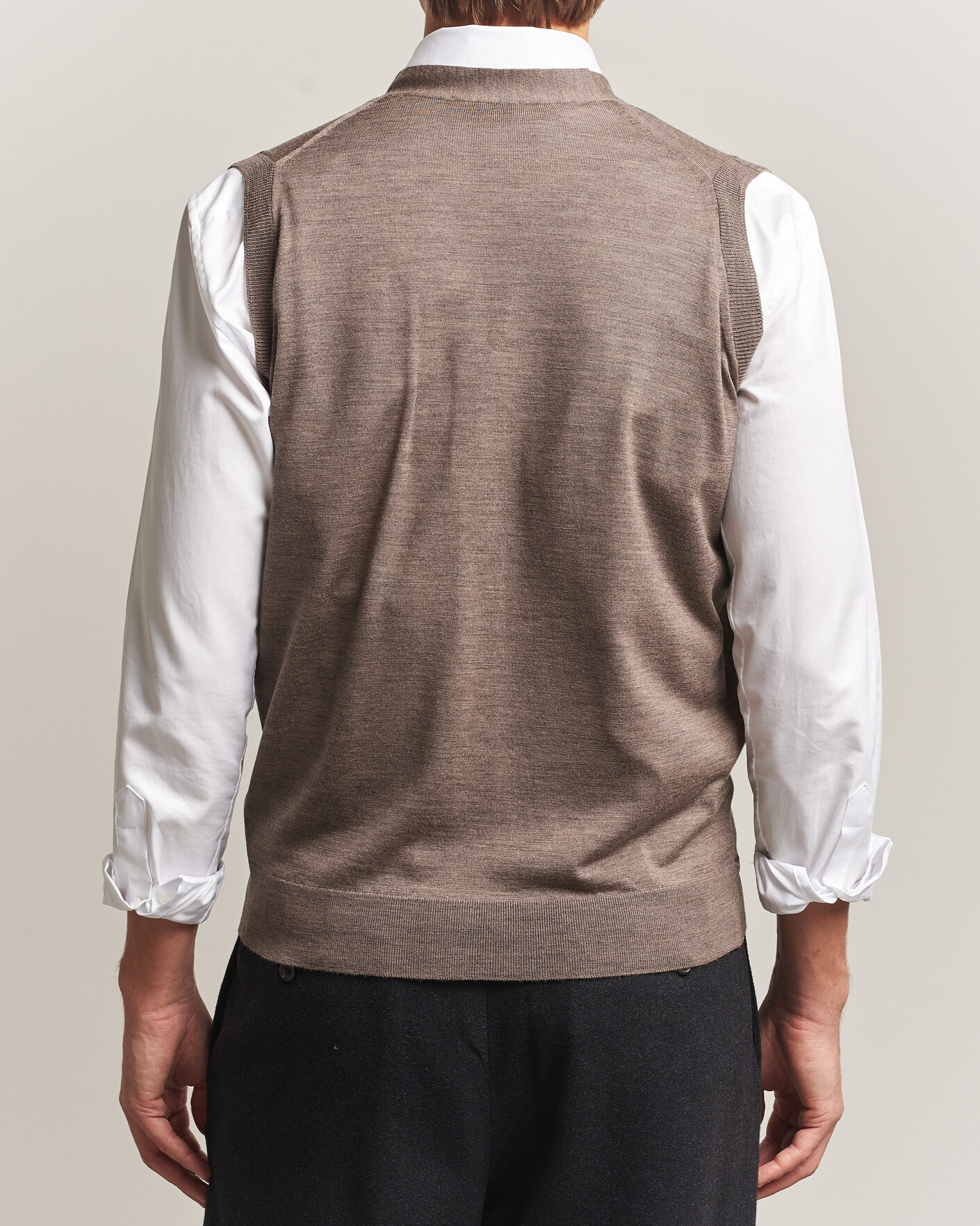 Herr | Tröjor | John Smedley | Bolton Extra Fine Merino Waistcoat Mushroom Brown