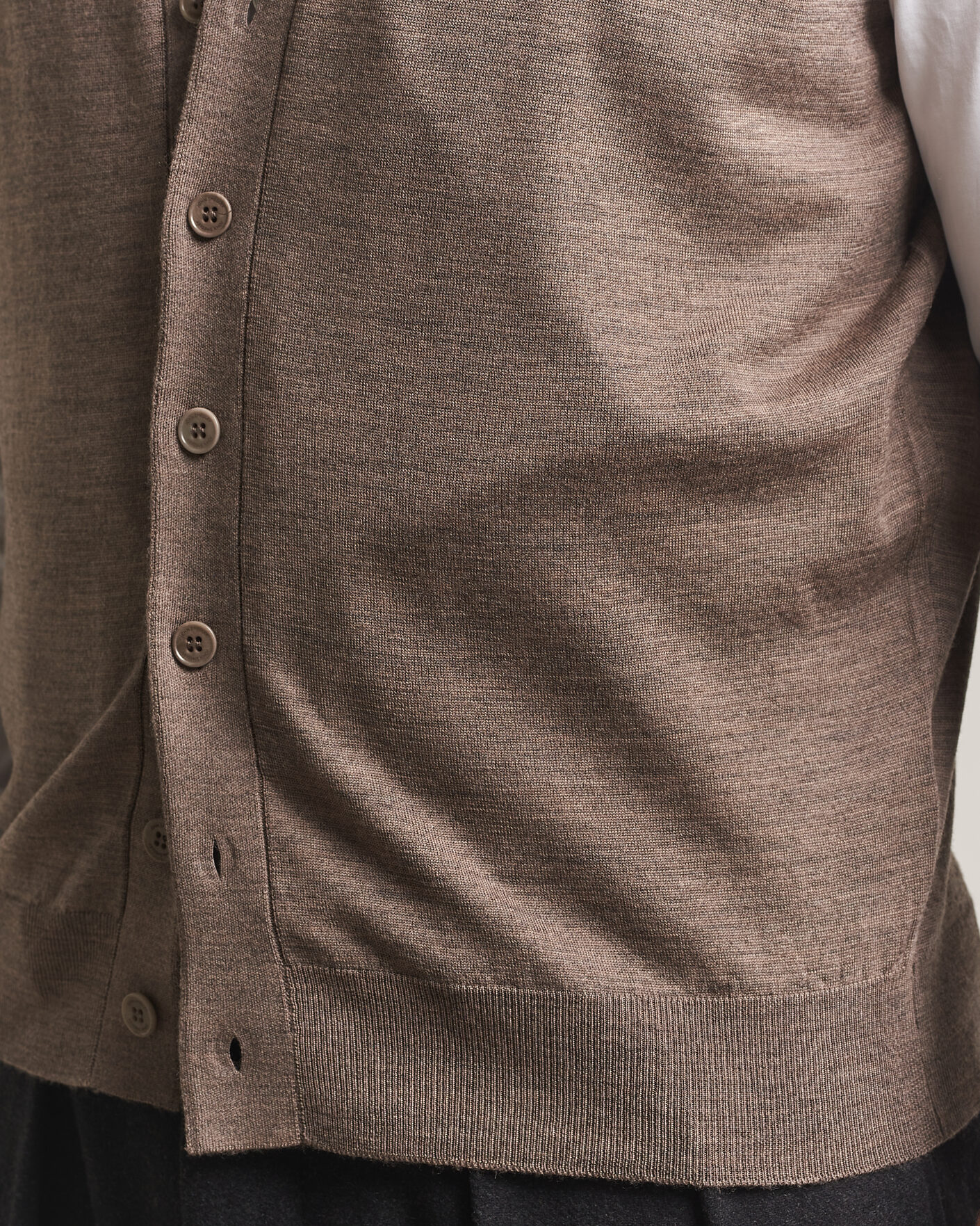 Herr | Tröjor | John Smedley | Bolton Extra Fine Merino Waistcoat Mushroom Brown