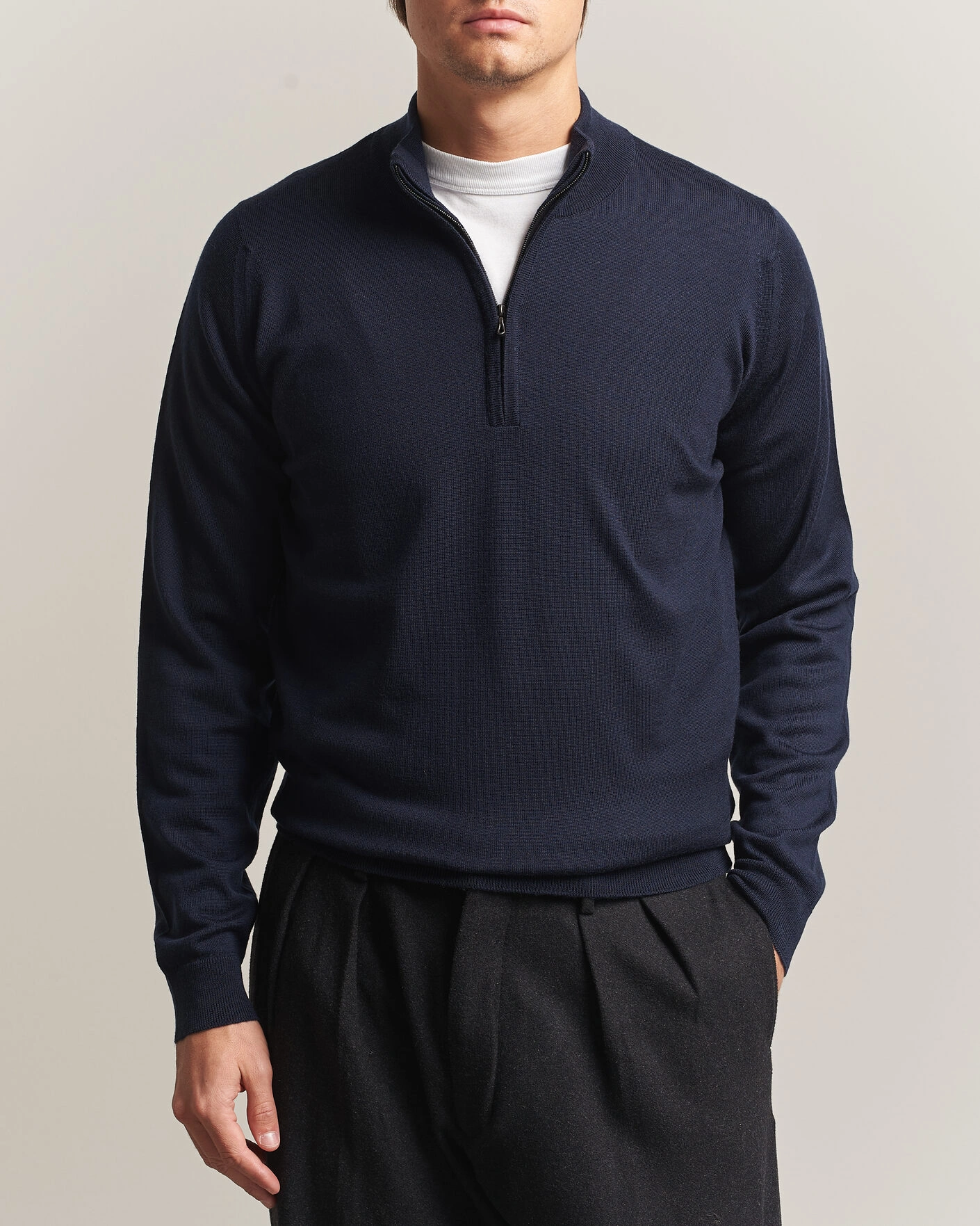 Herr | Tröjor | John Smedley | Tapton Extra Fine Merino Half Zip Midnight