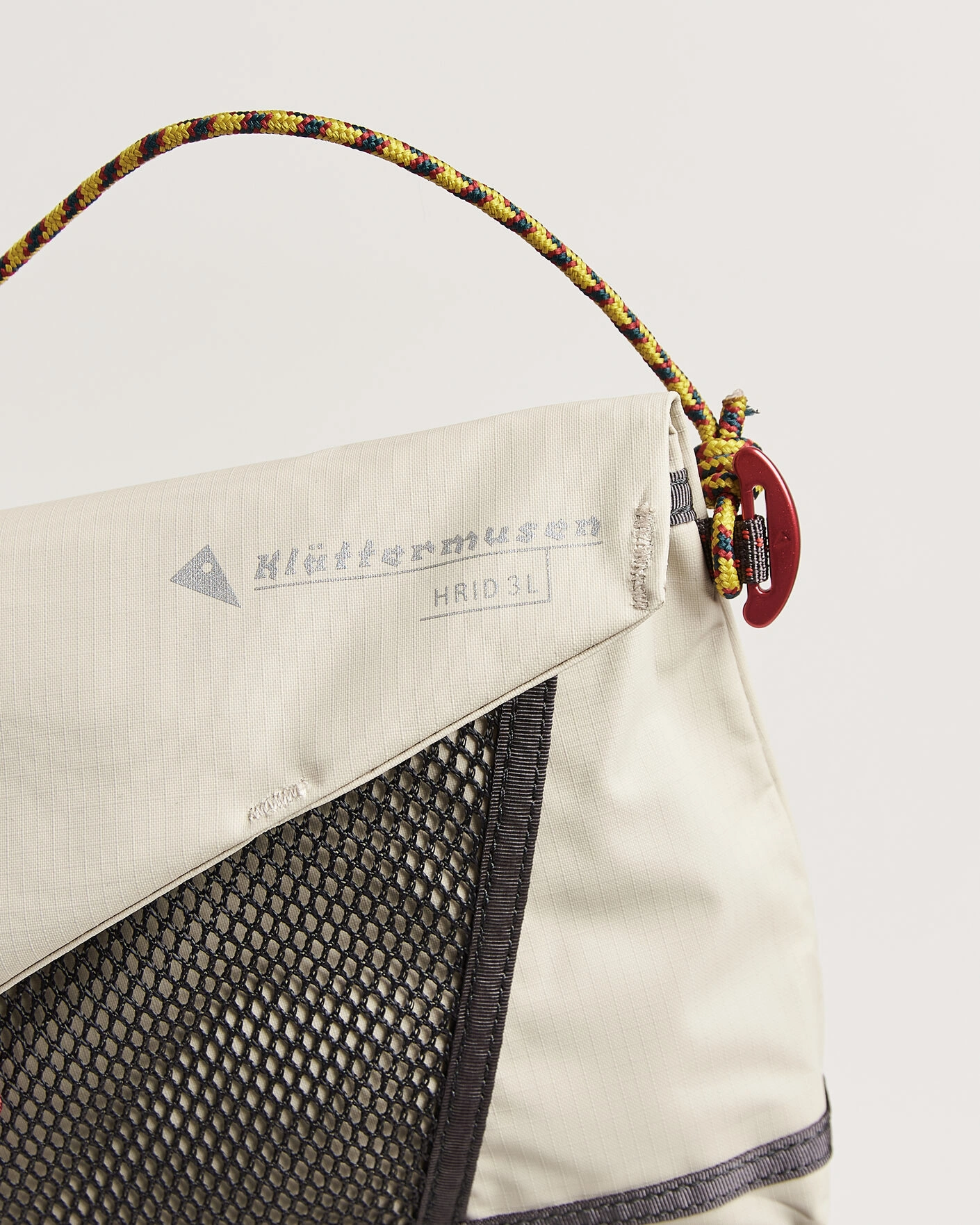 Herr | Väskor | Klättermusen | Hrid WP 3L Accessory Bag Silver Creme