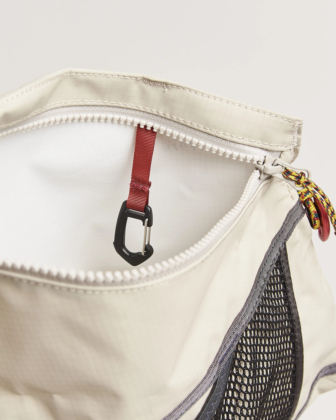 Herr | Väskor | Klättermusen | Hrid WP 3L Accessory Bag Silver Creme