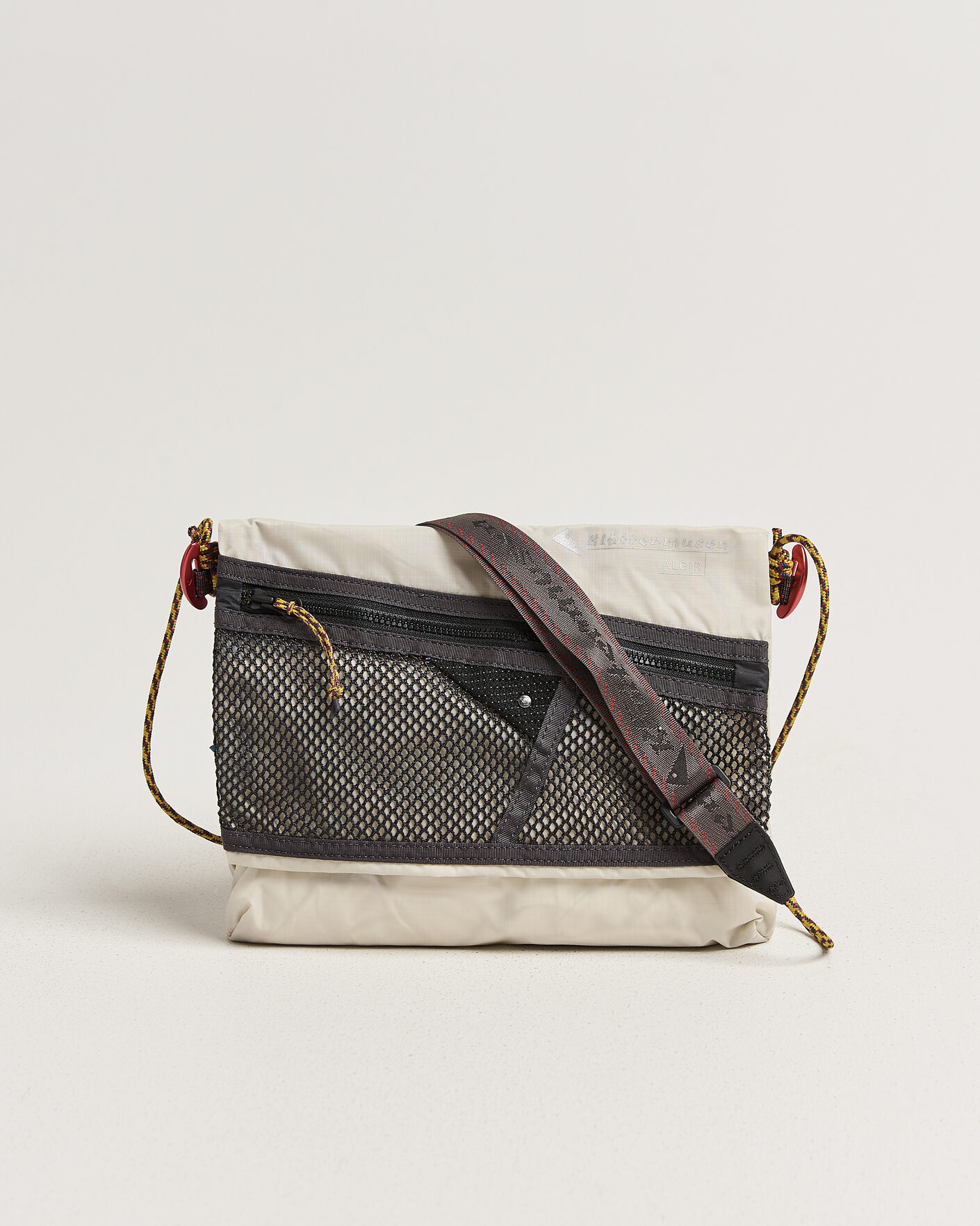 Herr | Väskor | Klättermusen | Algir Foldover Bag Putty Grey