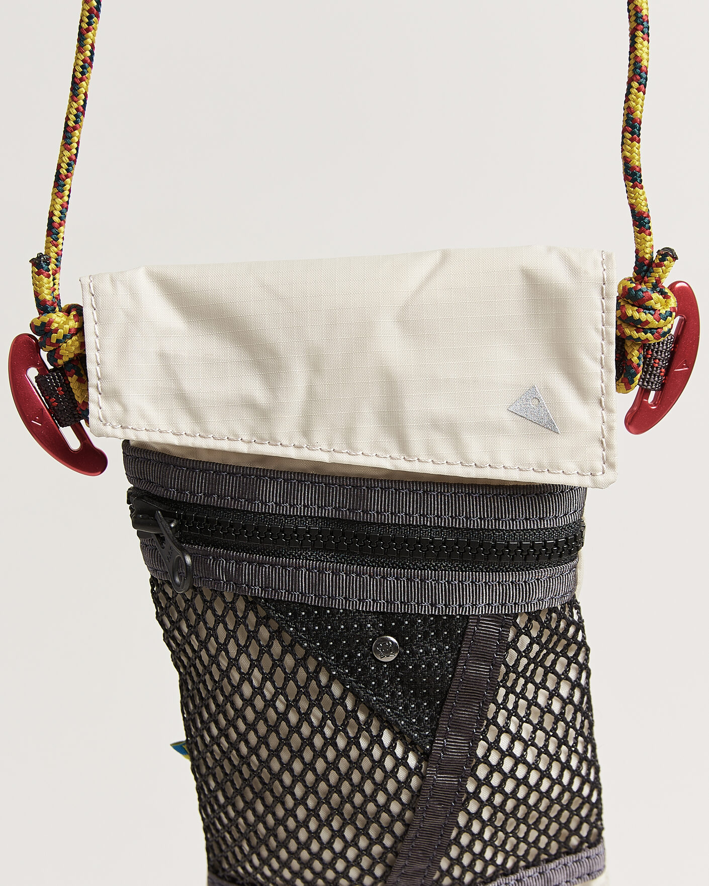 Herr | Väskor | Klättermusen | Algir Lanyard Pocket Bag Putty Grey
