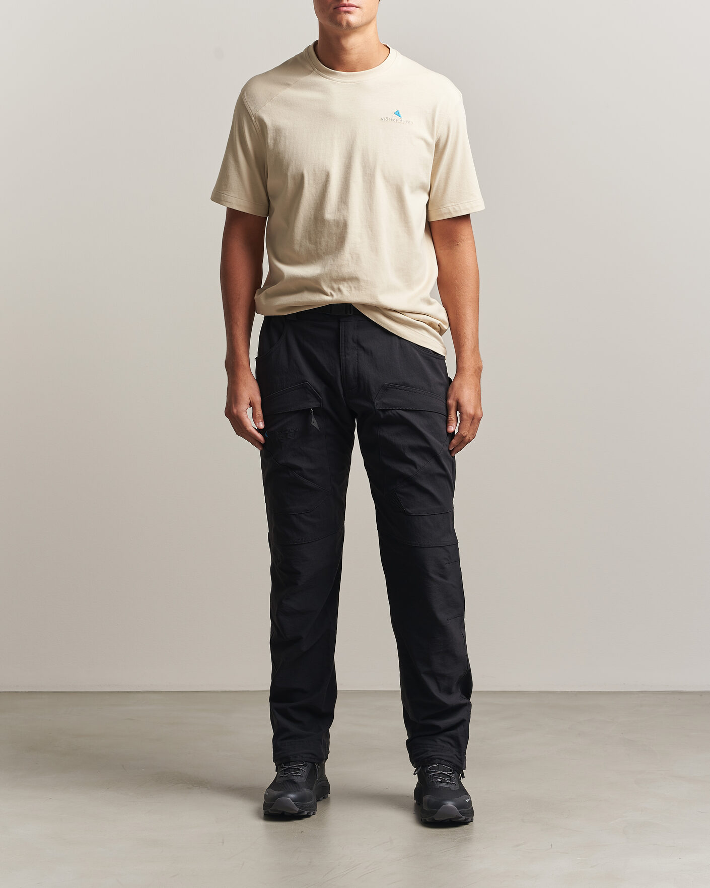 Herr | T-Shirts | Klättermusen | Root Logo T-Shirt Clay