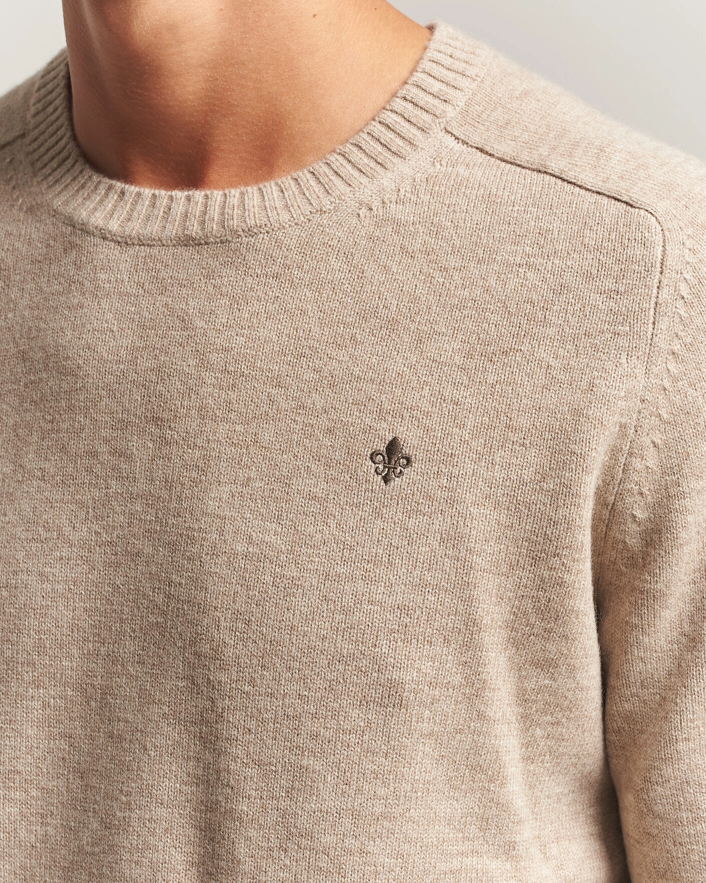 Herr | Tröjor | Morris | Hertford Lambswool Crew Neck Khaki